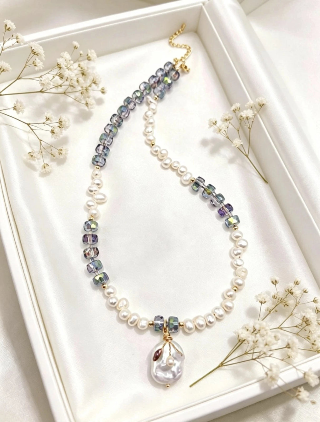 collana perle naturali d'acqua dolce e cristalli con pendolo perla barocca vera