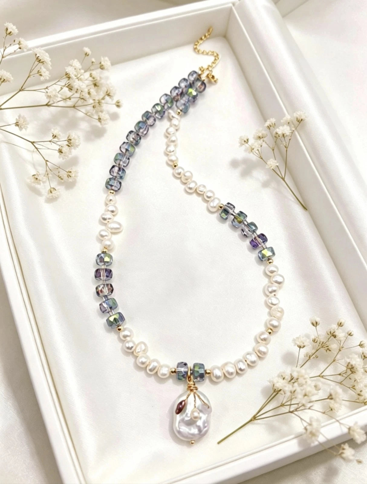 collana perle naturali d'acqua dolce e cristalli con pendolo perla barocca vera