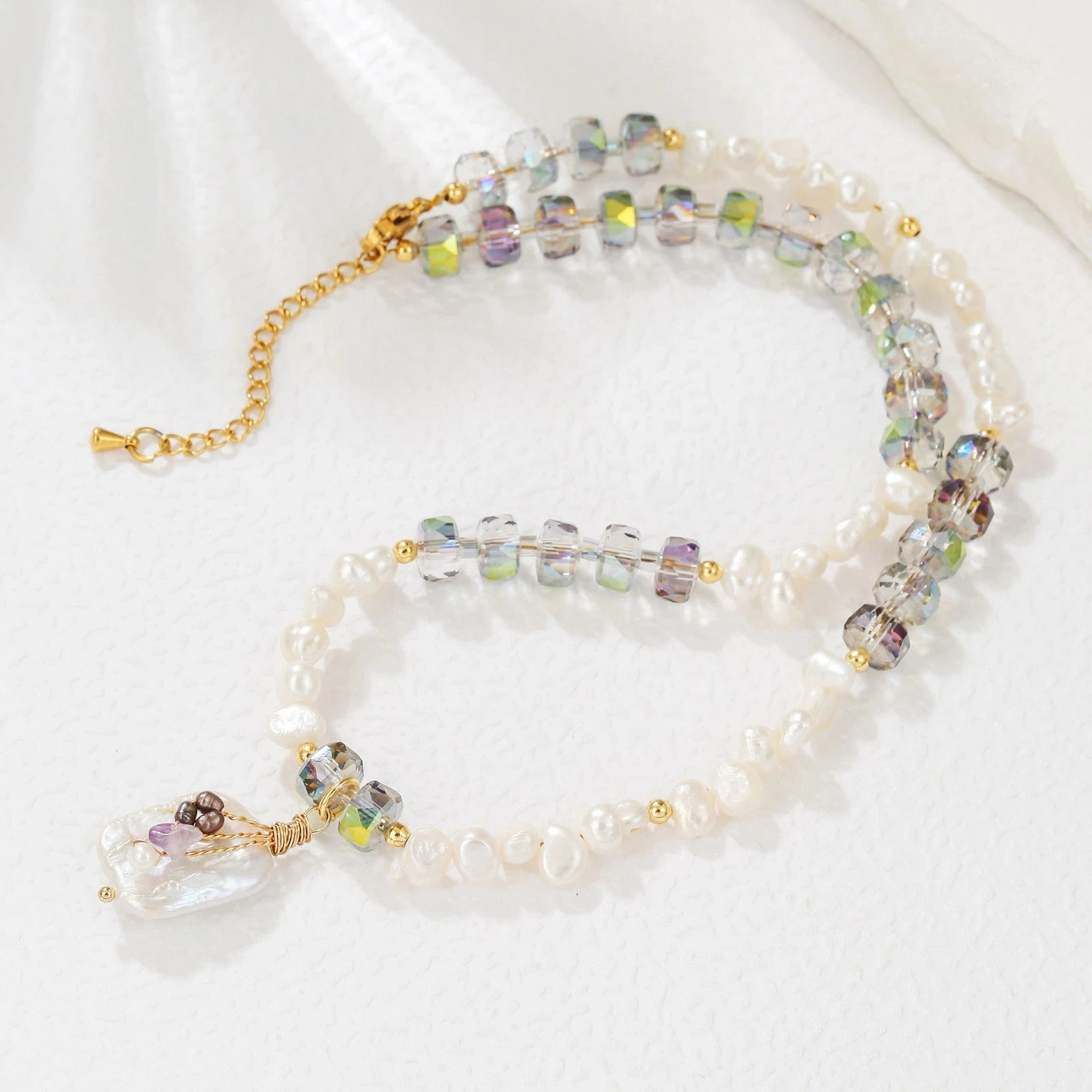 collana perle naturali d'acqua dolce e cristalli con pendolo perla barocca vera