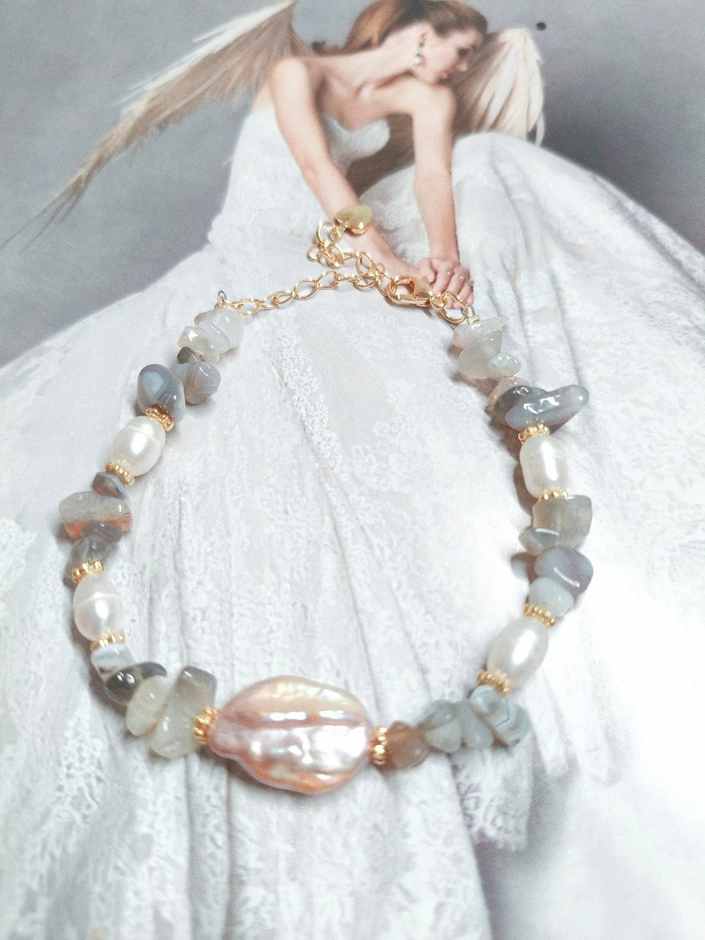 Bracciale con perla barocca naturale e ciottoli agata multicolore,ipoallergenico