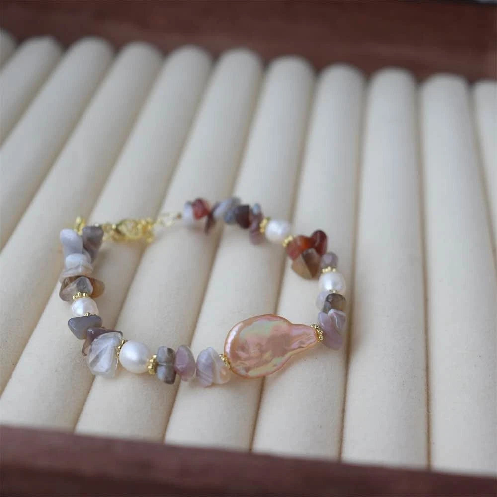 Armband mit natürlicher Barockperle und mehrfarbigen Achatkieseln, hypoallergen