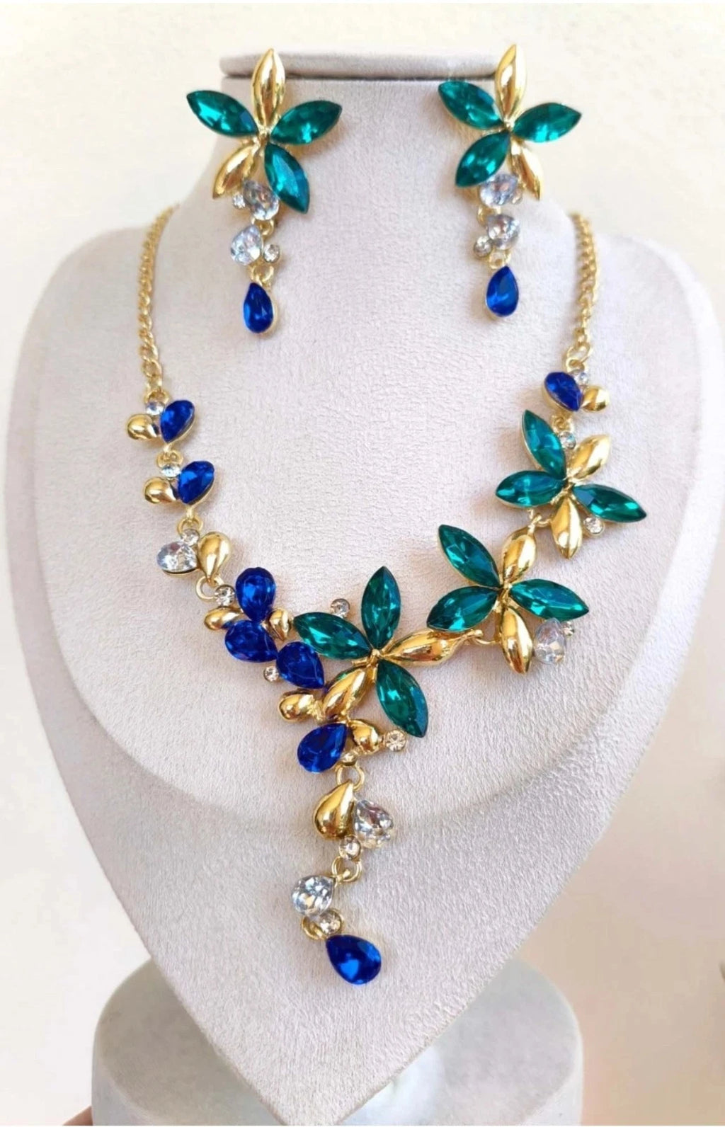 Set collana e orecchini con zirconi floreali, stile retrò elegante