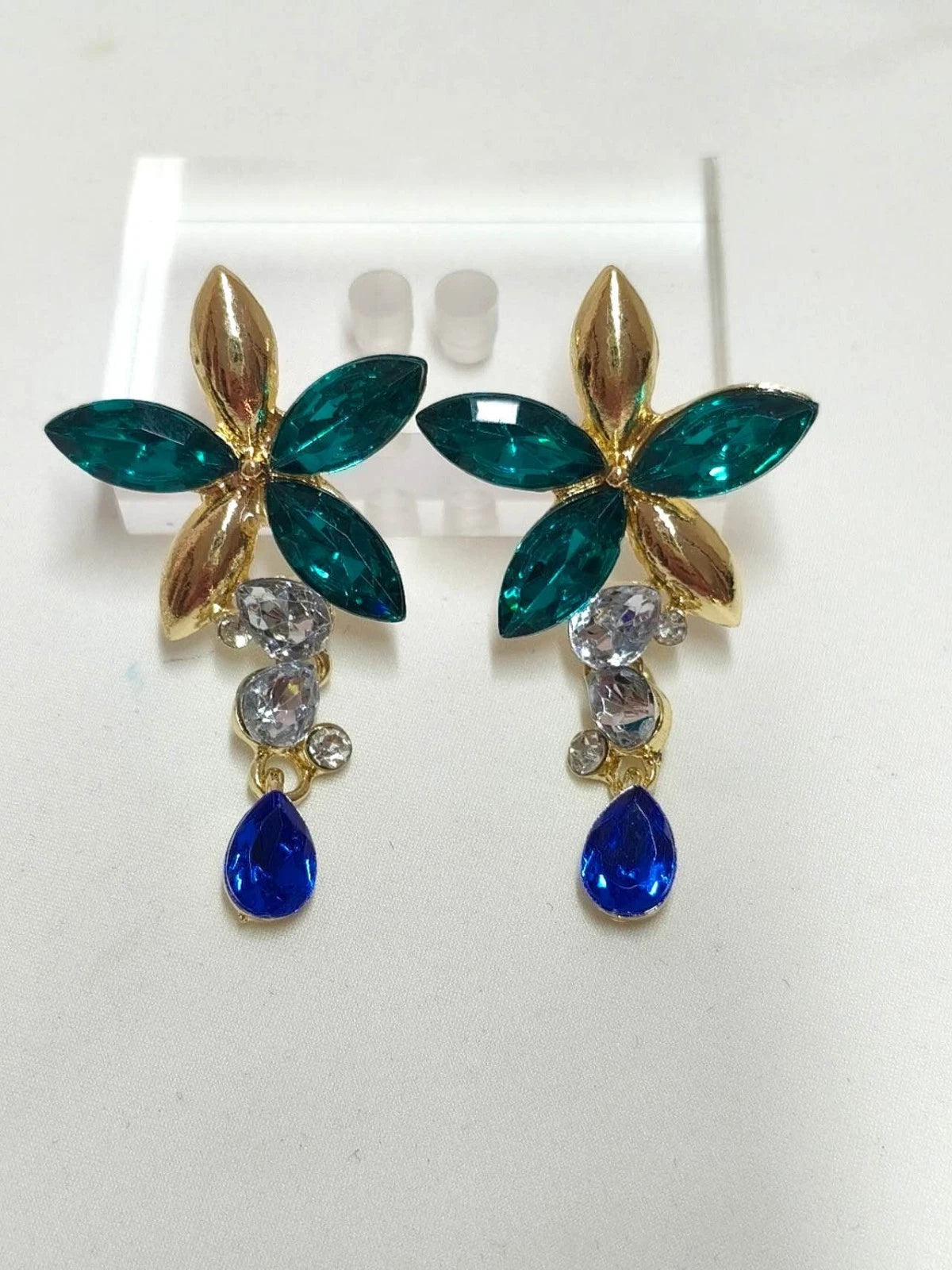 Set collana e orecchini con zirconi floreali, stile retrò elegante