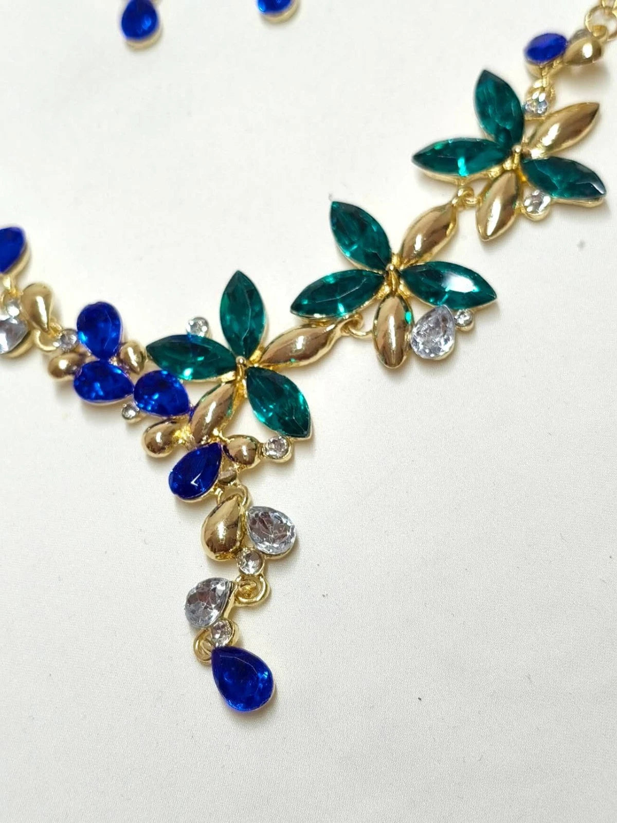 Set collana e orecchini con zirconi floreali, stile retrò elegante