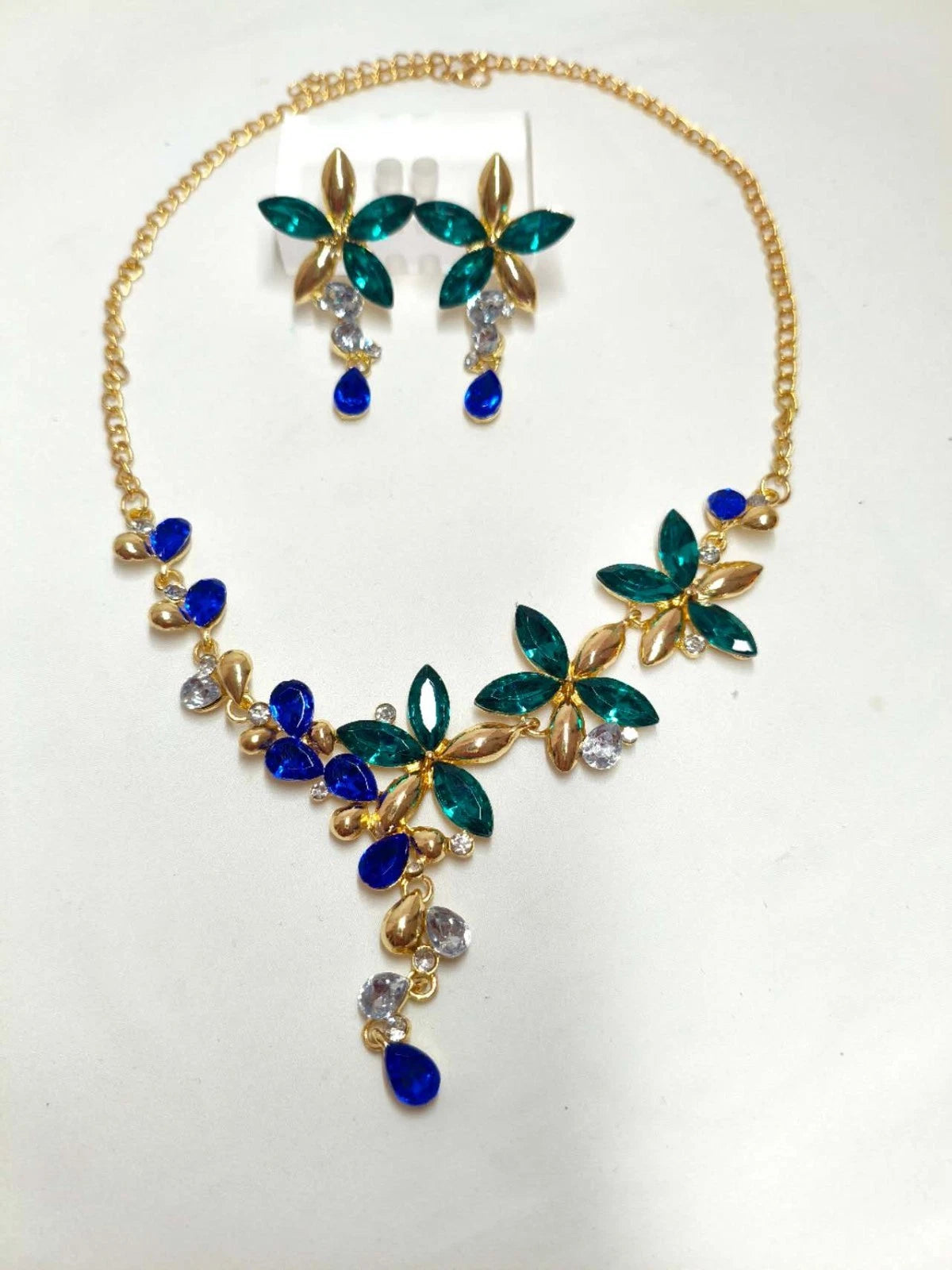 Set collana e orecchini con zirconi floreali, stile retrò elegante