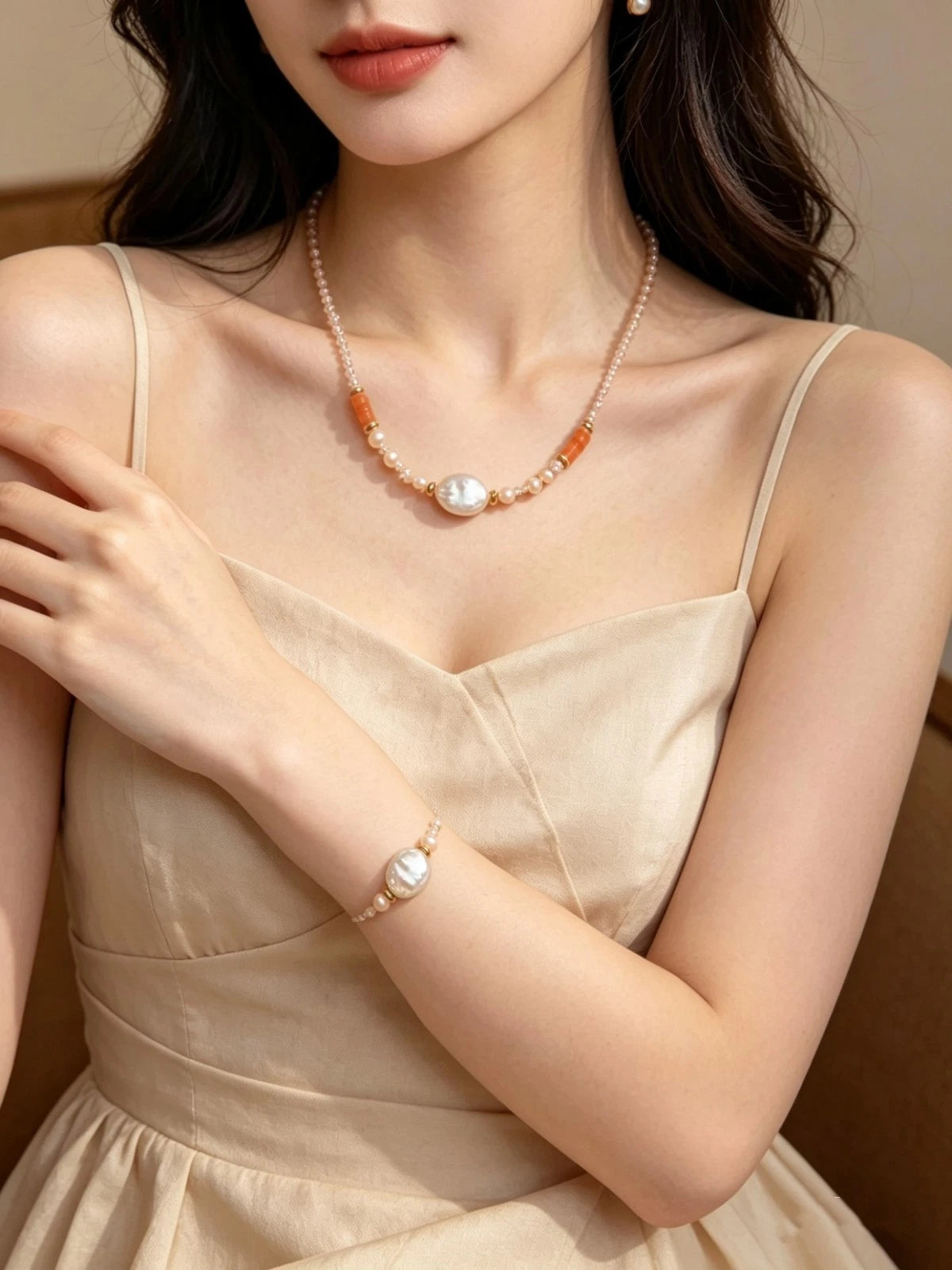 Set Elegante con Perla Barocca e Pietra Sole, Collana e Bracciale