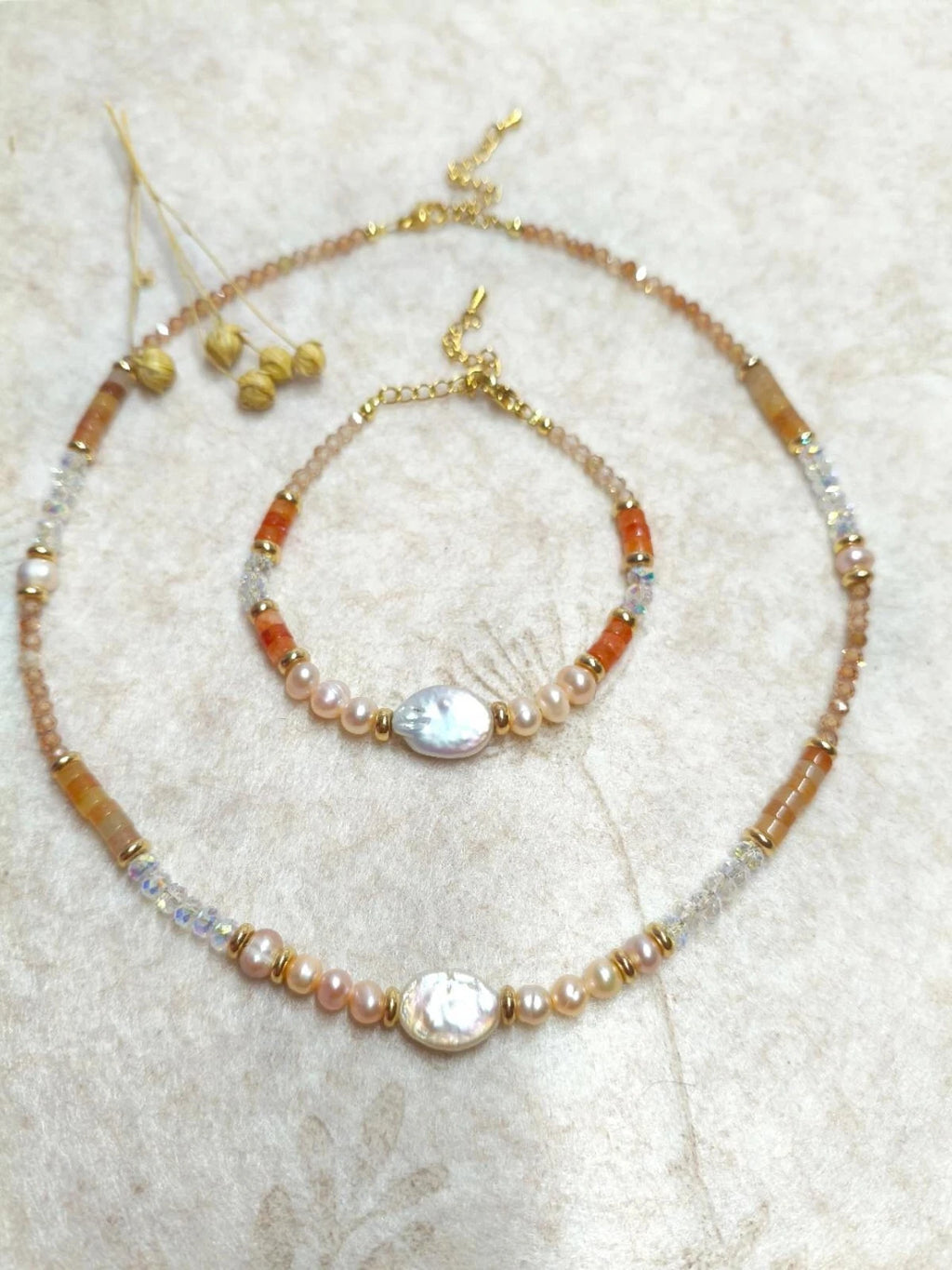 Set Elegante con Perla Barocca e Pietra Sole, Collana e Bracciale