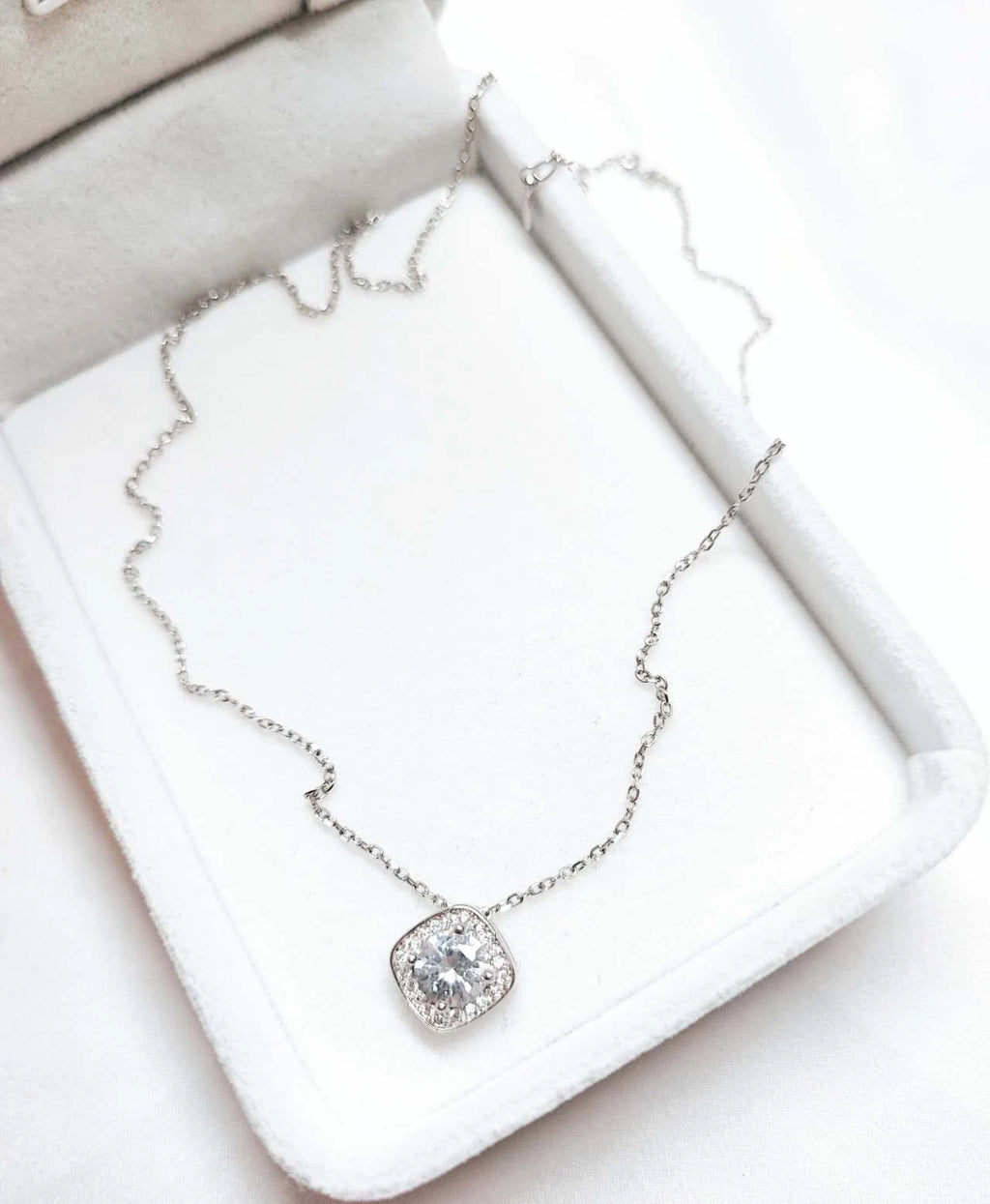 Hypoallergenic 925 Sterling Silver Necklace with Cushion Cut Zircon Pendant