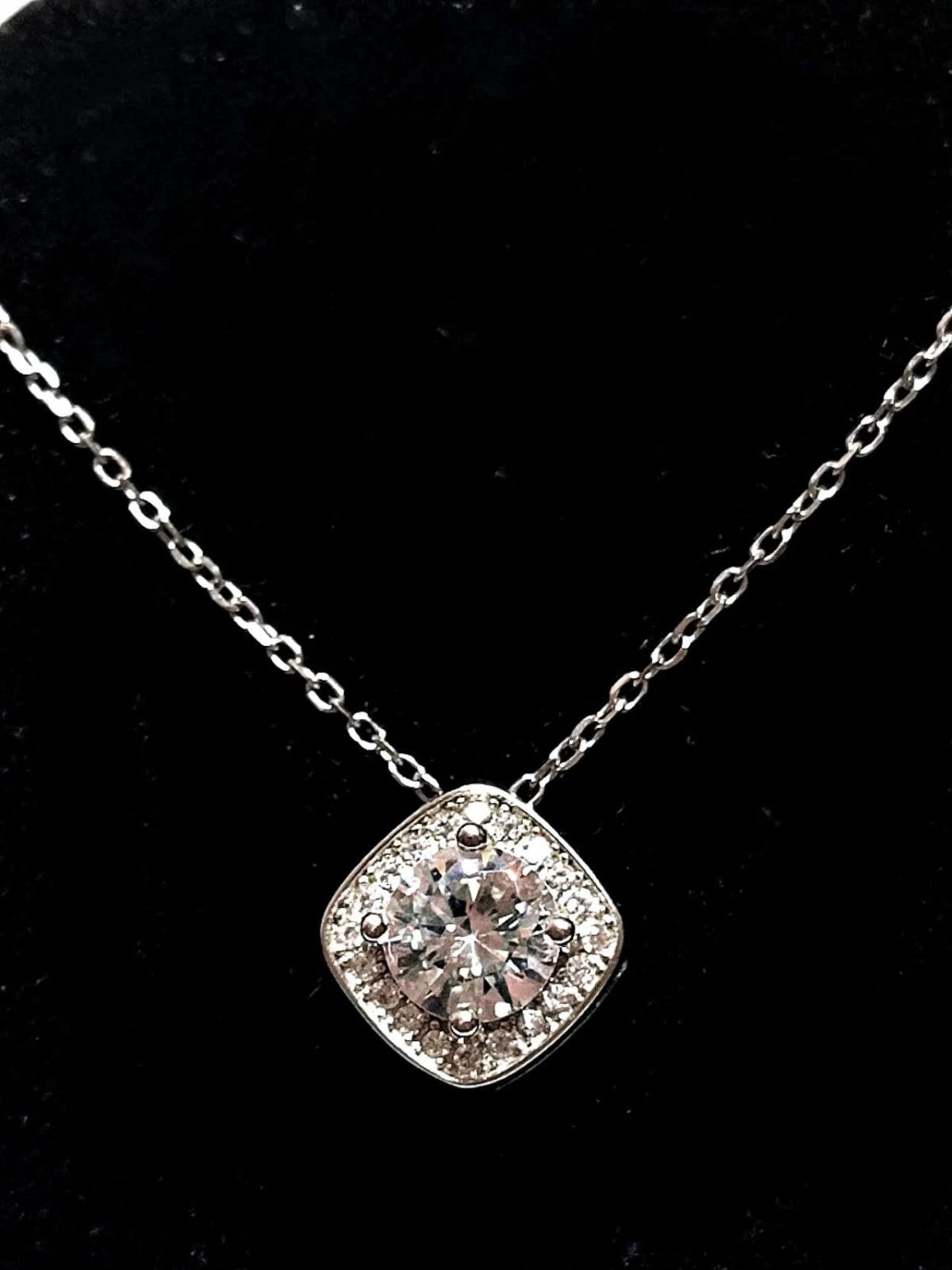 Hypoallergenic 925 Sterling Silver Necklace with Cushion Cut Zircon Pendant