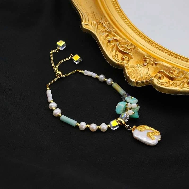 Armband mit Naturperlen, echten Steinen, Muscheln und einer natürlichen Barockperle