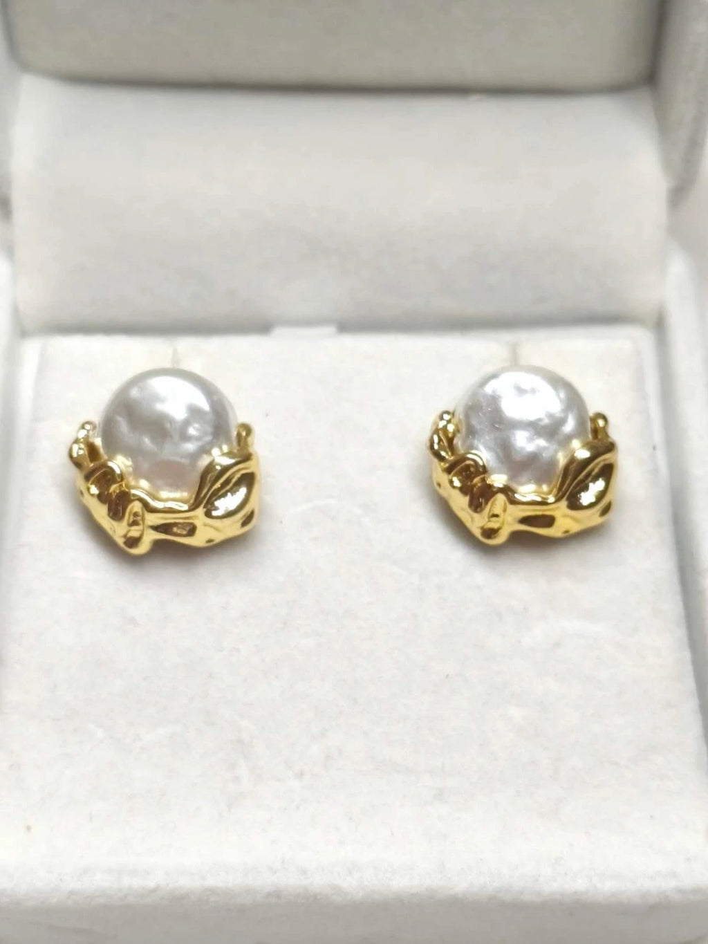2-teiliges Edelstahl-Set mit Barockperlen, Armband und vergoldeten Ohrringen