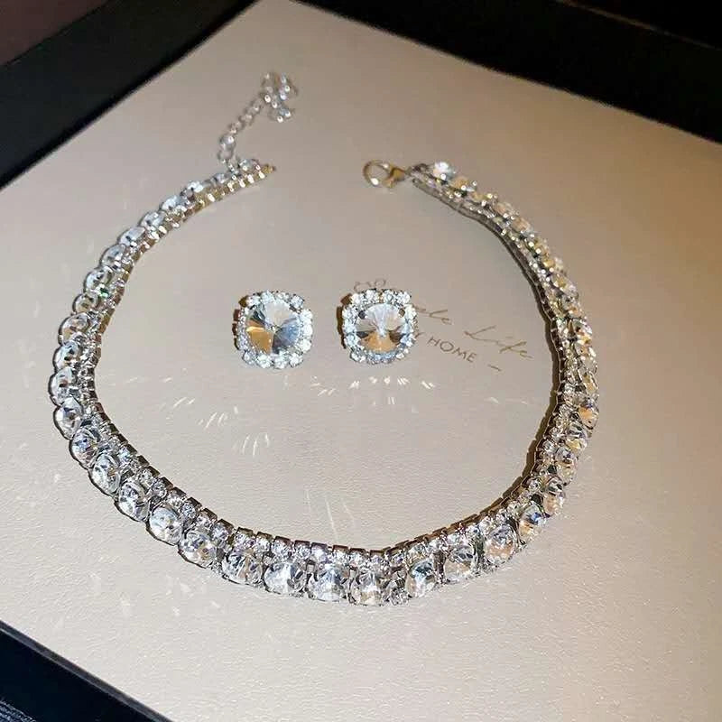 Set Halskette und Ohrringe mit AAA-Zirkonia