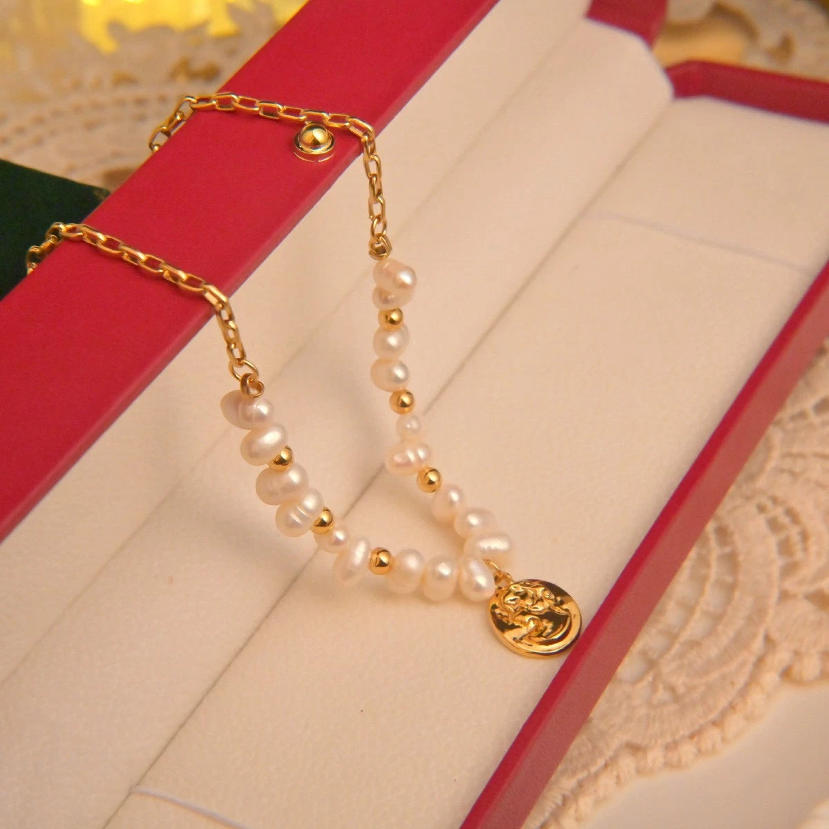 Set Gioielli Vintage Cameo e Perle Naturali, Collana e Orecchini perno argento