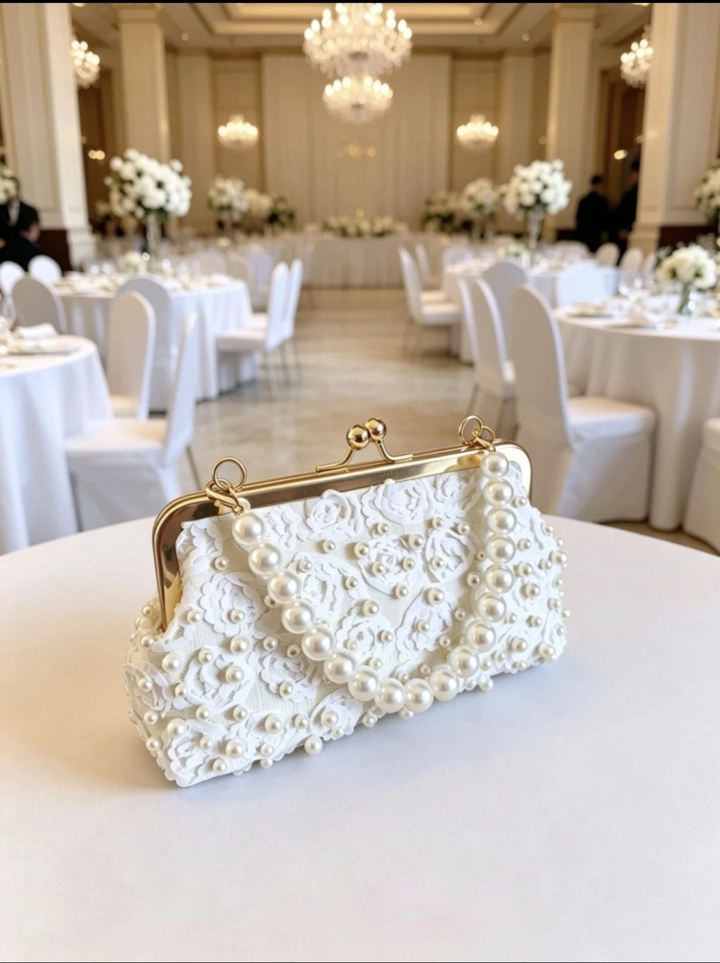 Weiße Clutch Bestickung 3D Rosen Perle Griff Perle Goldene Schlangenkette abnehmbar