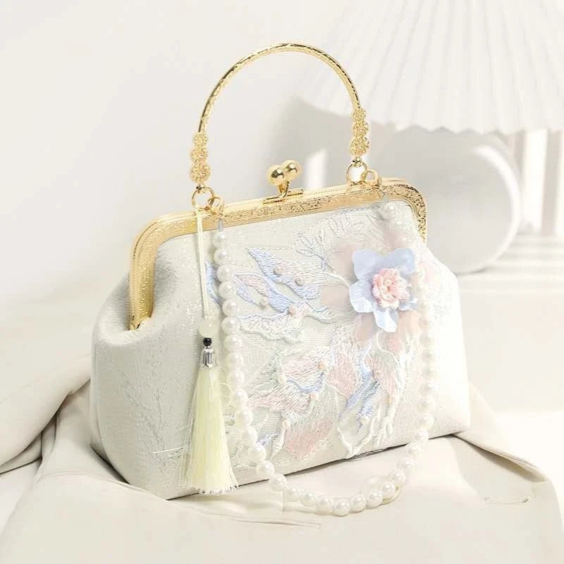 Seidentäschchen mit floraler Pastellstickerei, Handtasche mit Perlen und Quaste