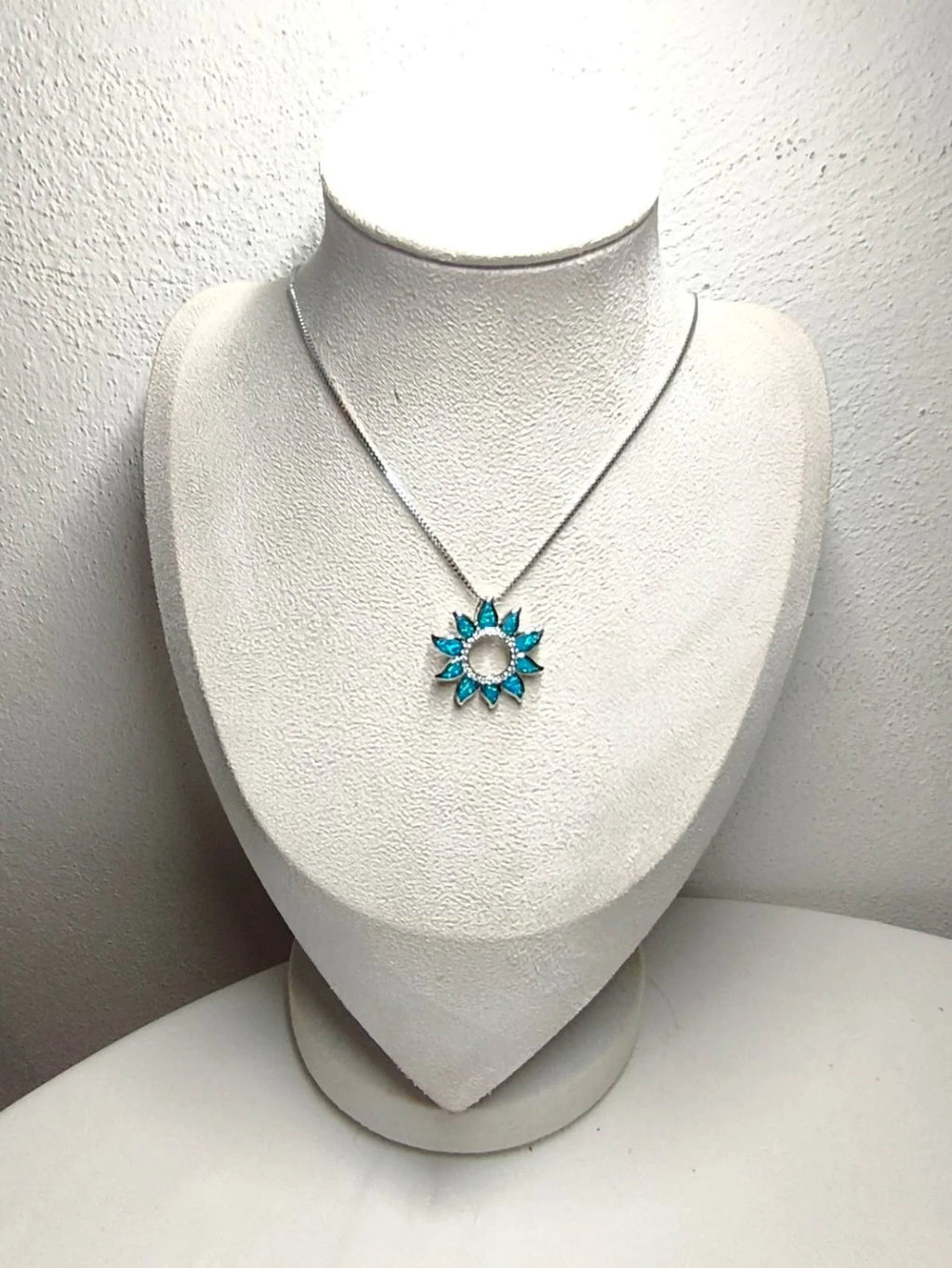 Collana con ciondolo a raggi sole in opale blu, gioielli floreali placcati argento