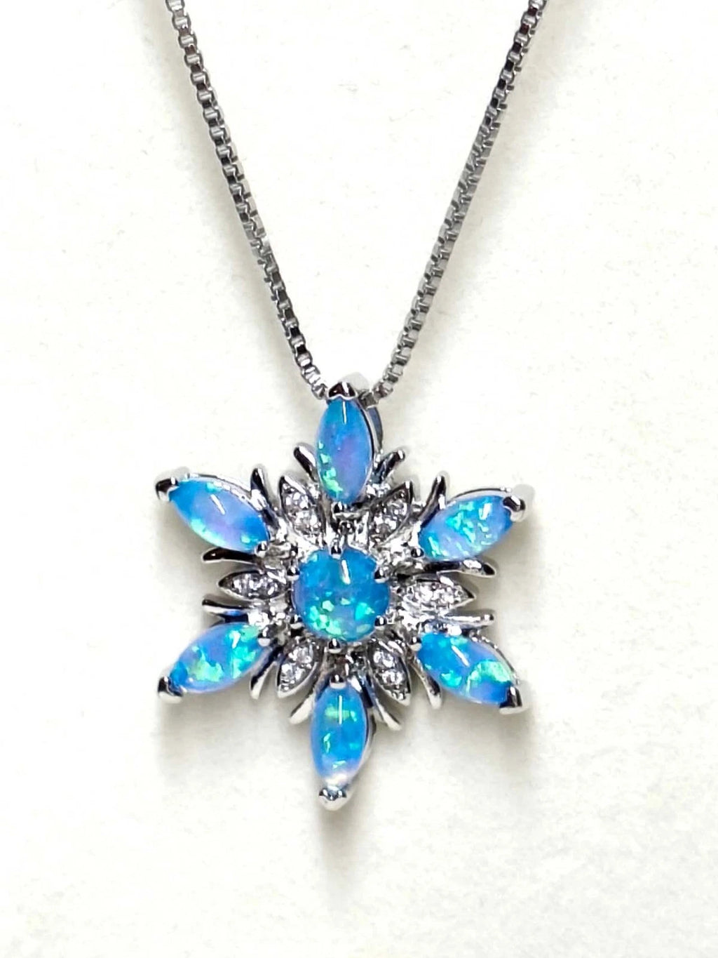 Collana con Ciondolo a Fiocco di Neve in Opale , Argento Placcato Ipoallergenica