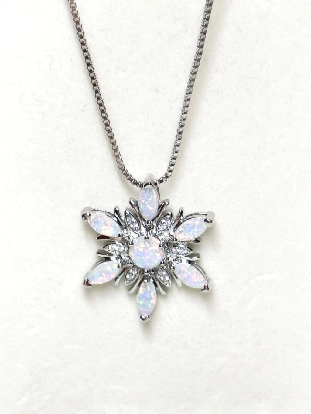 Collana con Ciondolo a Fiocco di Neve in Opale , Argento Placcato Ipoallergenica