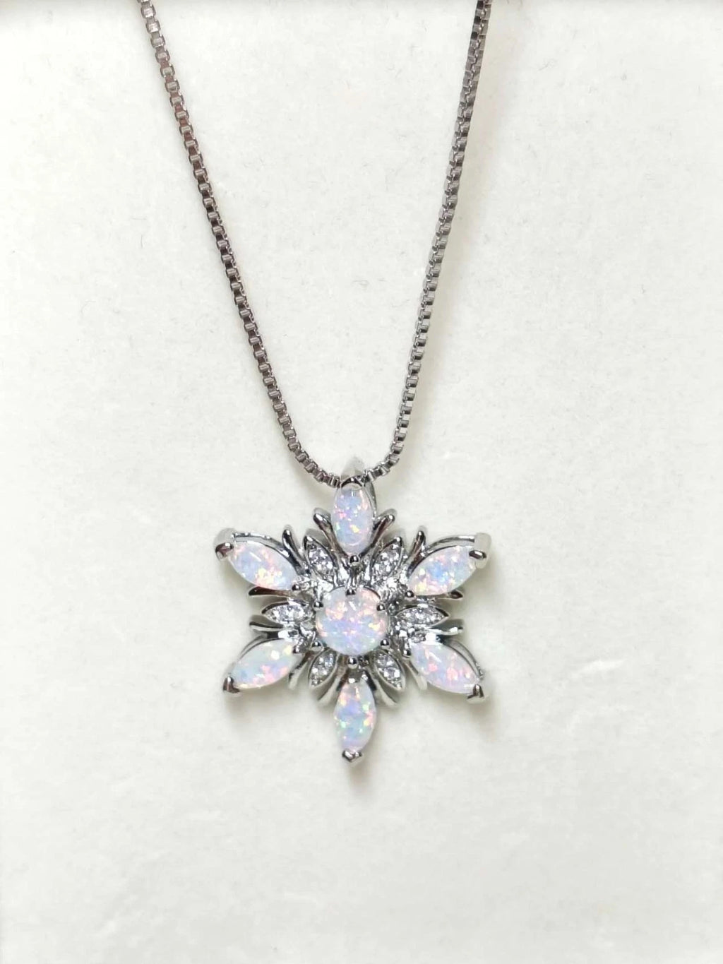 Collana con Ciondolo a Fiocco di Neve in Opale , Argento Placcato Ipoallergenica