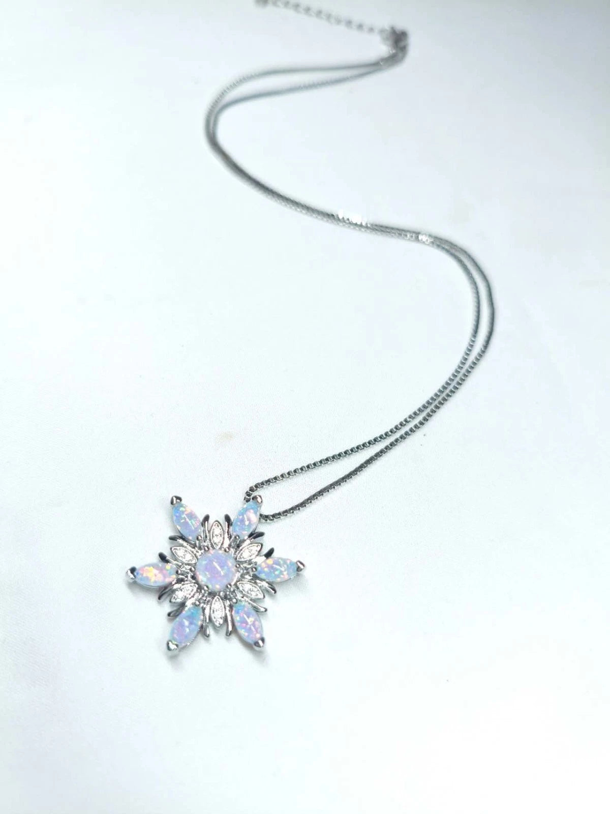 Collana con Ciondolo a Fiocco di Neve in Opale , Argento Placcato Ipoallergenica