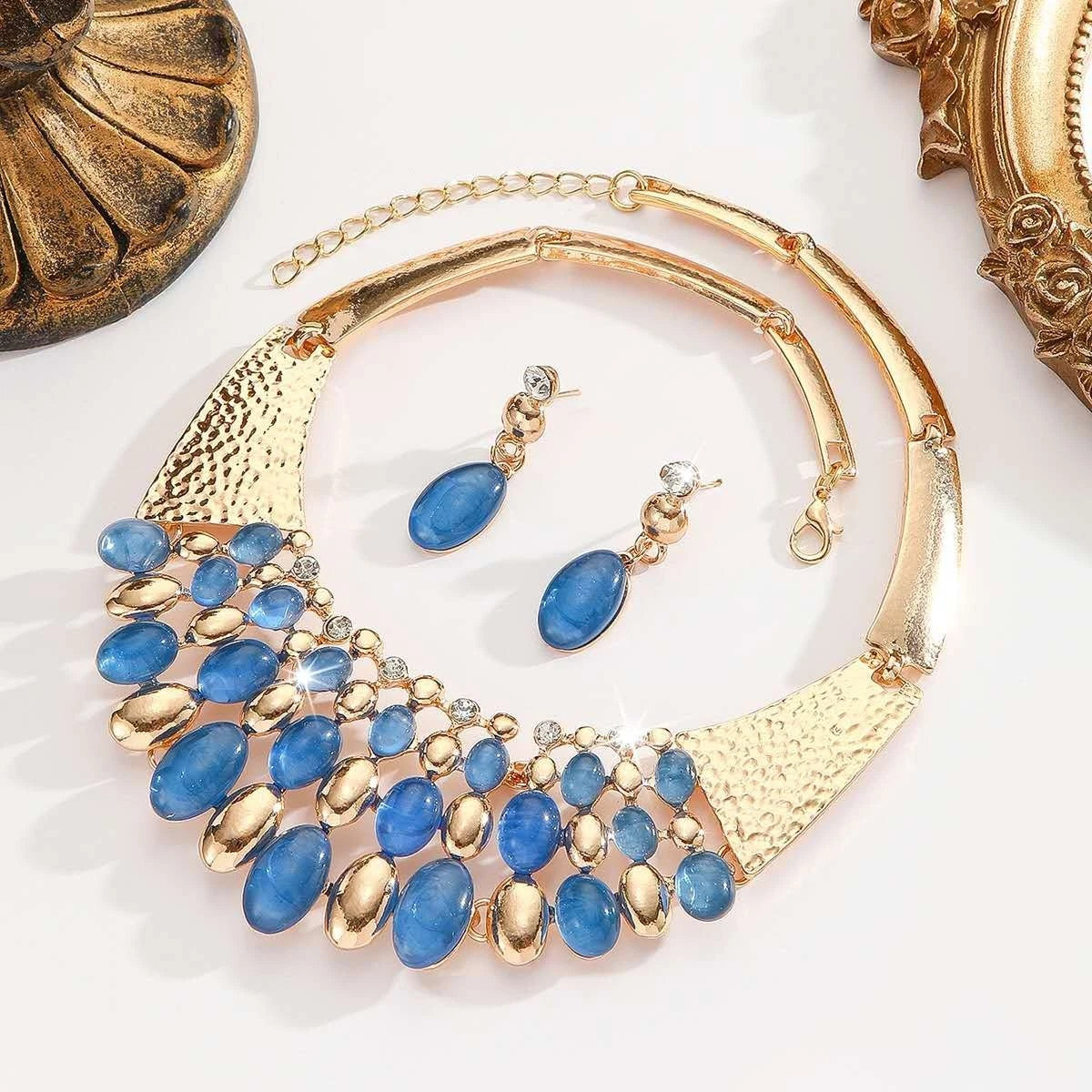 Luxurious Statement Jewelry Set with Blue Cat Eye Resin