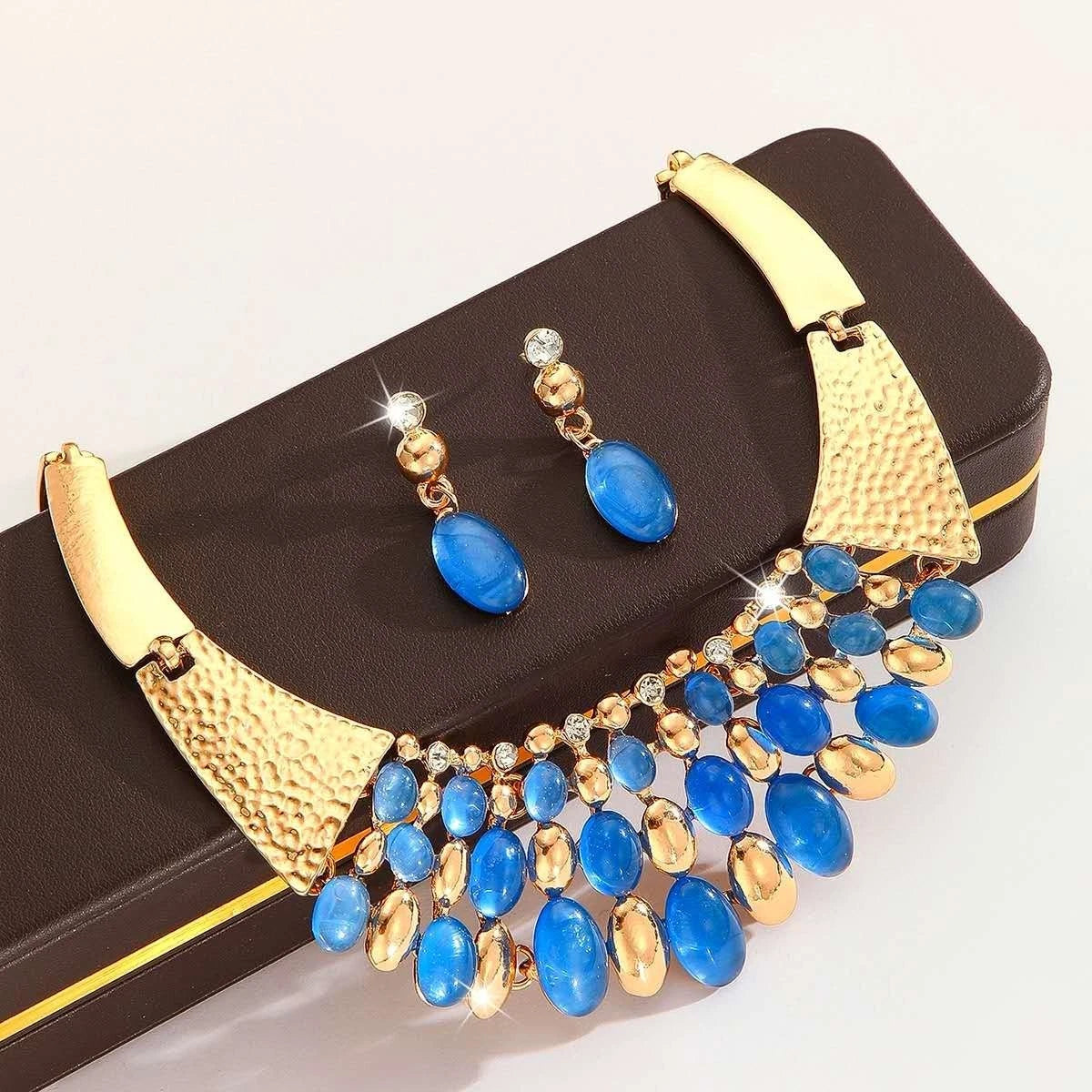 Luxurious Statement Jewelry Set with Blue Cat Eye Resin