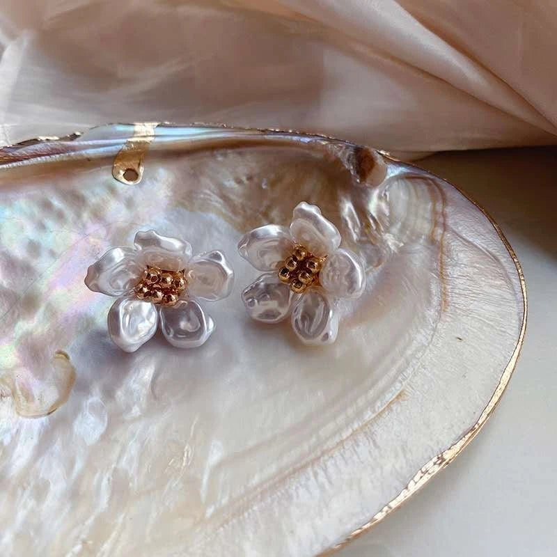 Orecchini Stud Fiori Perla Barocca Imitazione Centro Perline Oro Ipoallergenici