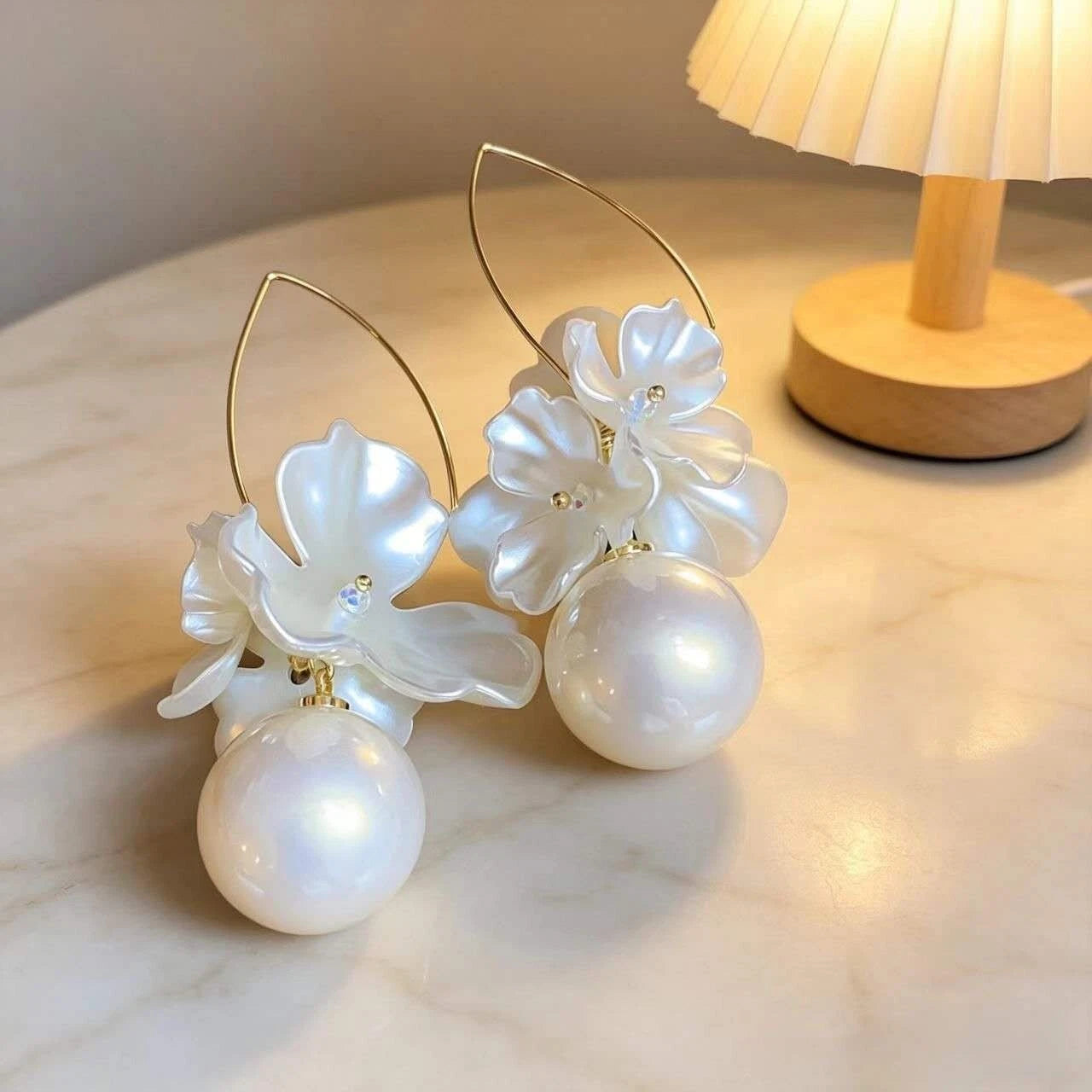 Orecchini Pendenti Fiori Perla Grande 8cm, Perla 2cm Gancio Oro Ipoallergenico