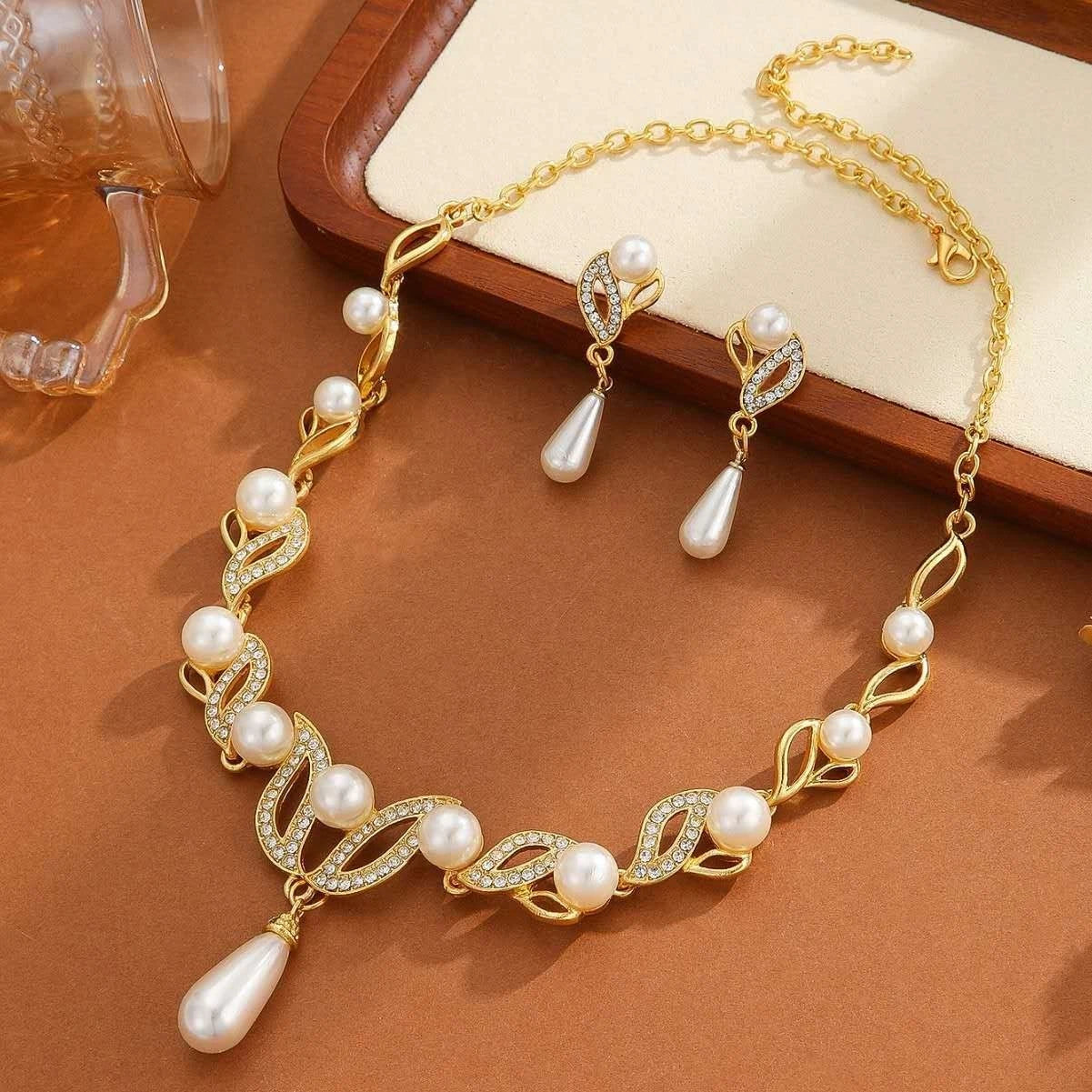 set di cristalli e perle forma goccia 2 pezzi