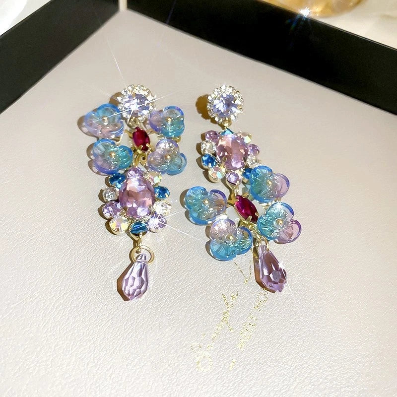 orecchini pendenti con farfalle e fiori di acrilico e zircone (ago d'argento)