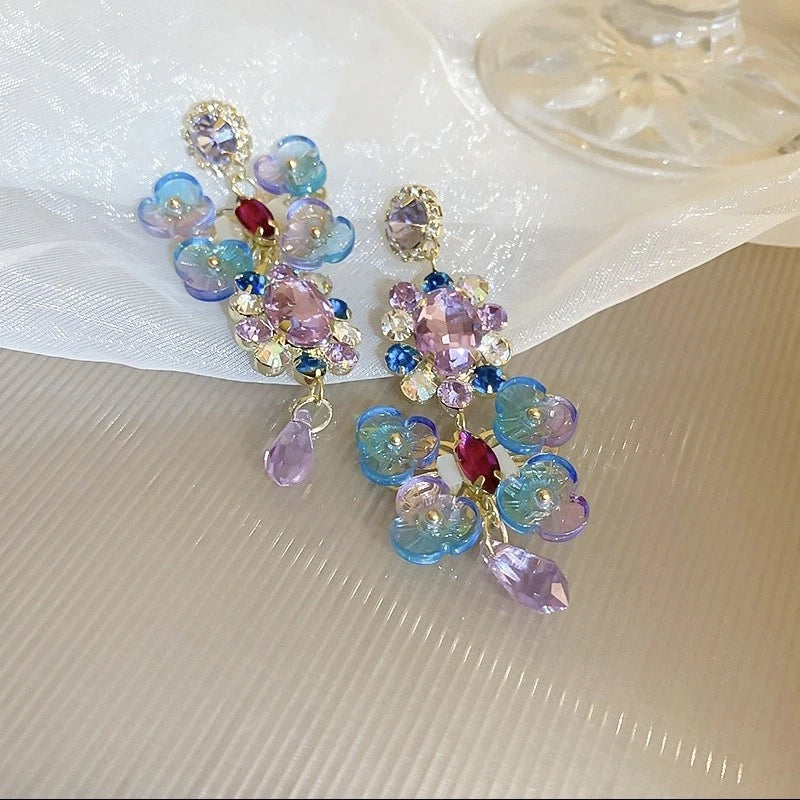 orecchini pendenti con farfalle e fiori di acrilico e zircone (ago d'argento)