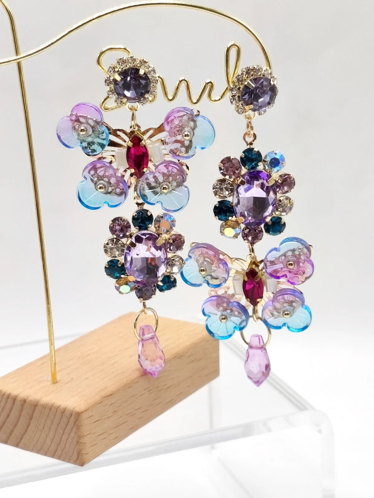 orecchini pendenti con farfalle e fiori di acrilico e zircone (ago d'argento)