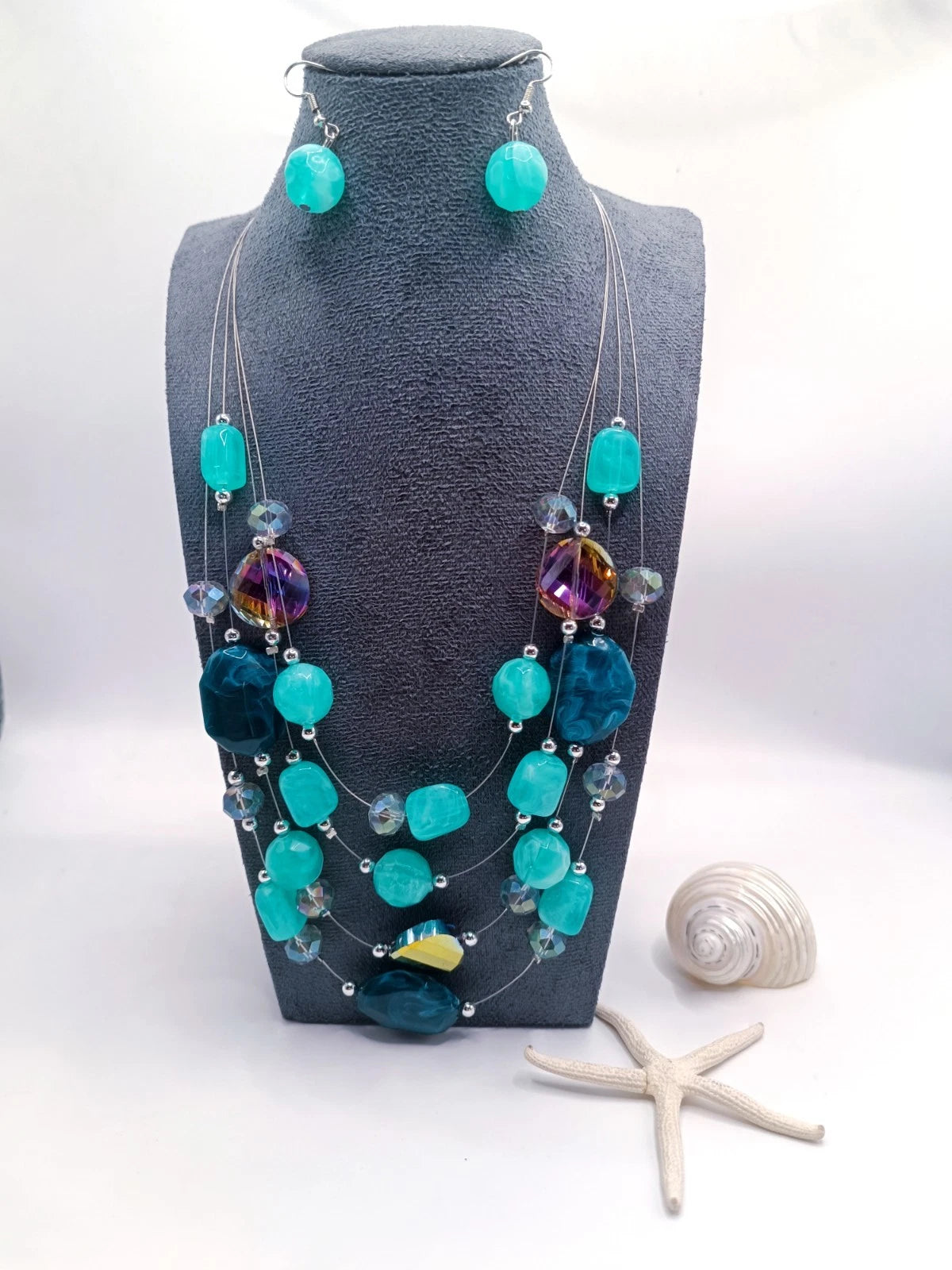 Fashion Set aus mehrschichtigen Kristallen und gefärbtem Glas mit Quasten, 2-teilig