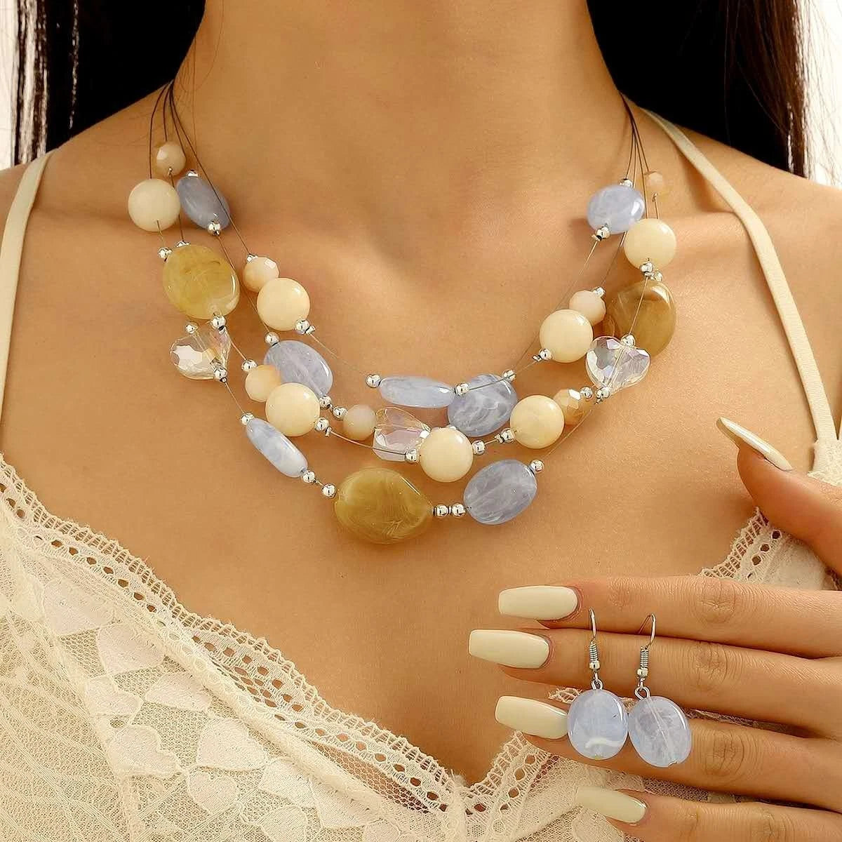 Fashion Set aus mehrschichtigen Kristallen und gefärbtem Glas mit Quasten, 2-teilig