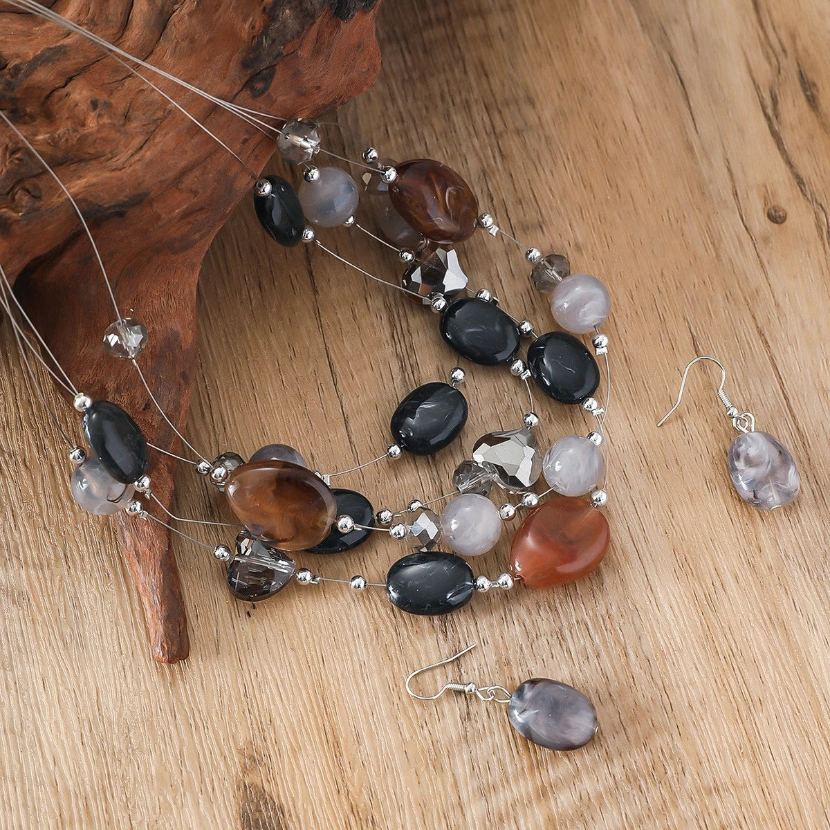 Fashion Set aus mehrschichtigen Kristallen und gefärbtem Glas mit Quasten, 2-teilig