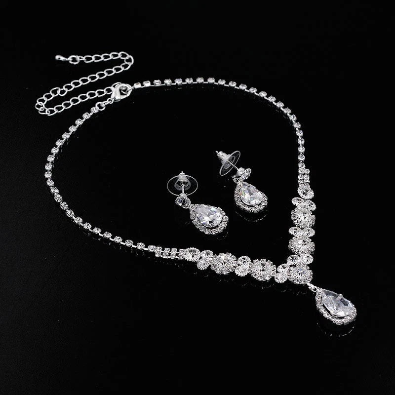 Fashion Set con fiori e gocce in zirconi e strass 2PEZZI