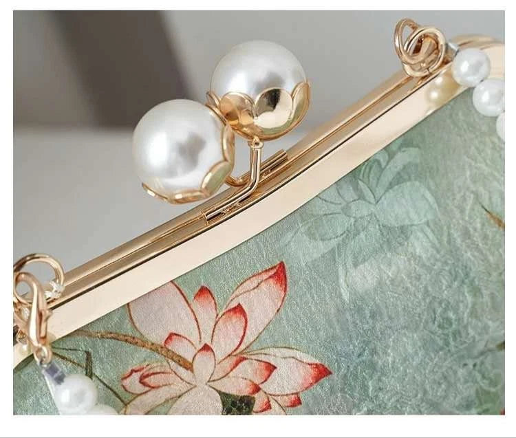 Bestickte handgefertigte Tasche mit Lotusblume