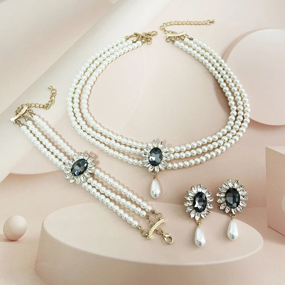 Set aus mehrlagiger Perlen- und Zirkoniakette im Vintage-Stil, 2-teilig (Halskette + Ohrringe)