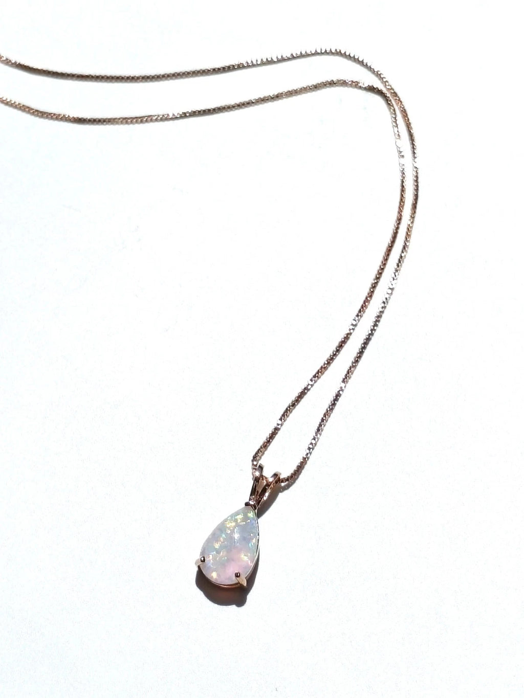 Collana di opale forma goccia placcato in oro bianco 18K
