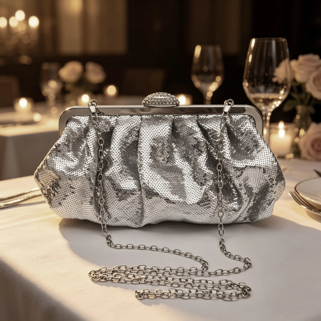 Pochette da Sera in Paillettes Argentate con Chiusura a Bocchetta e Catena Stacc