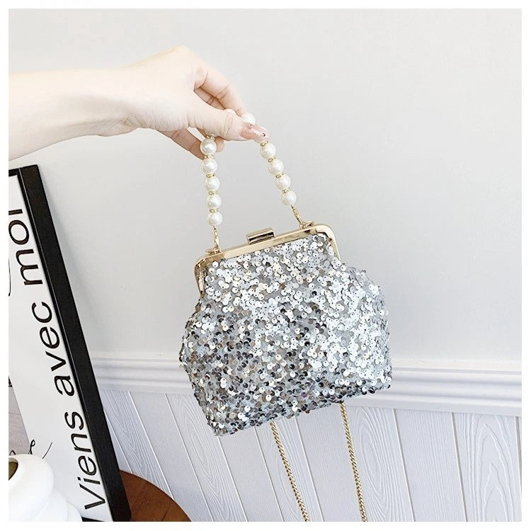 Pochette da Sera in Paillettes Argentate con Maniglia in Perle e Catena Staccabi