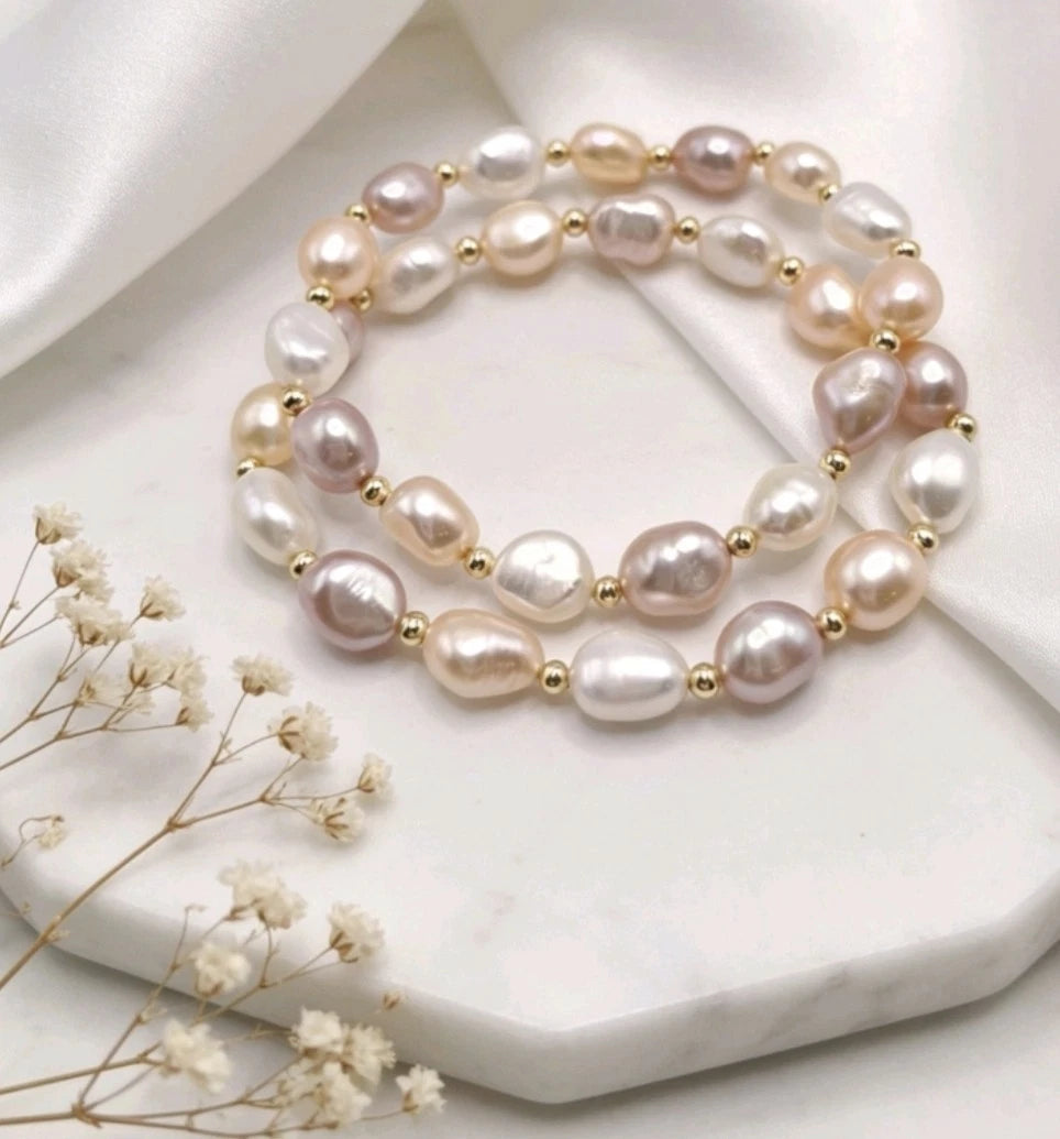 Bracciale con perle a chicco di riso colorate, stile francese con perline dorate
