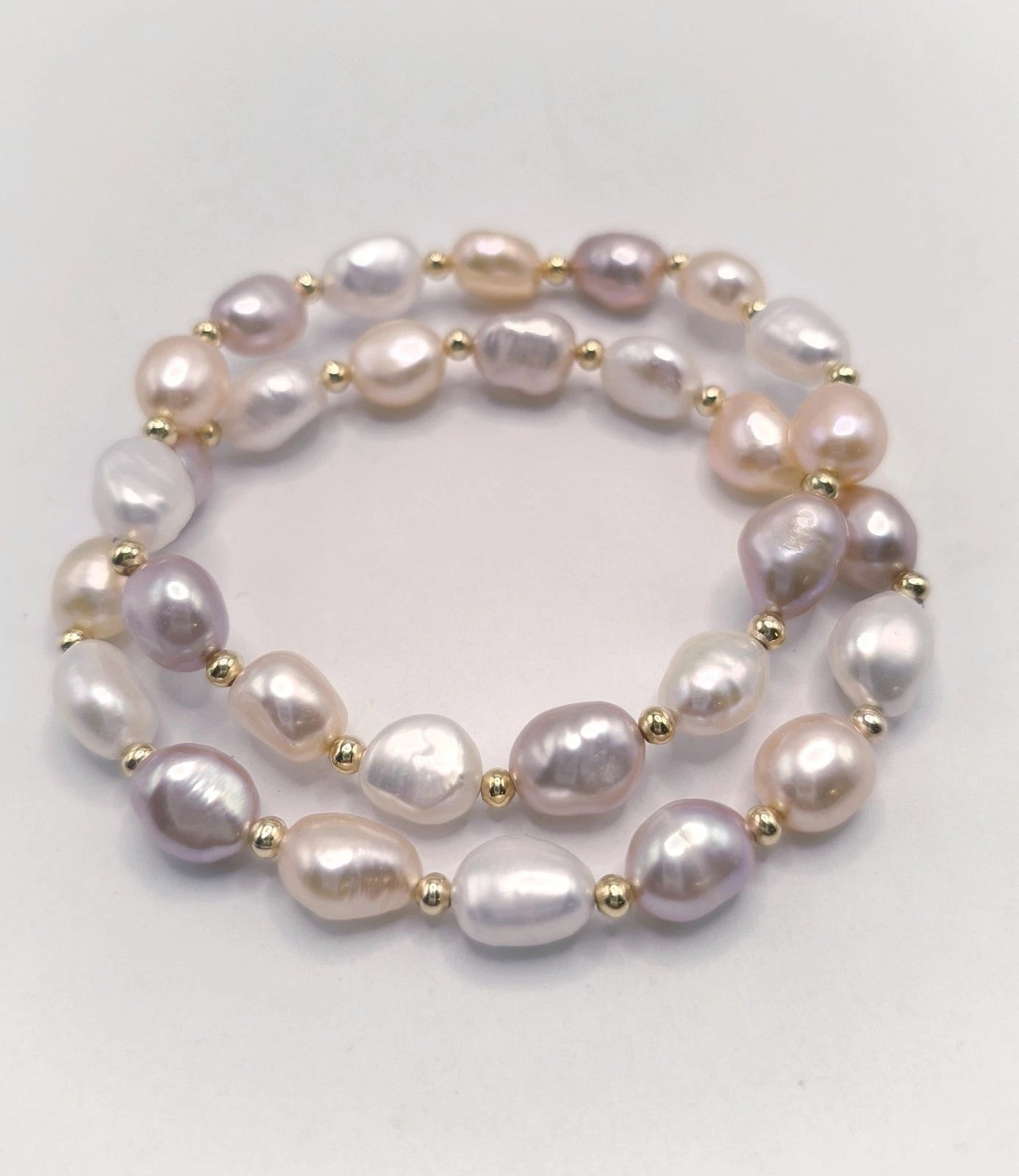 Bracciale con perle a chicco di riso colorate, stile francese con perline dorate