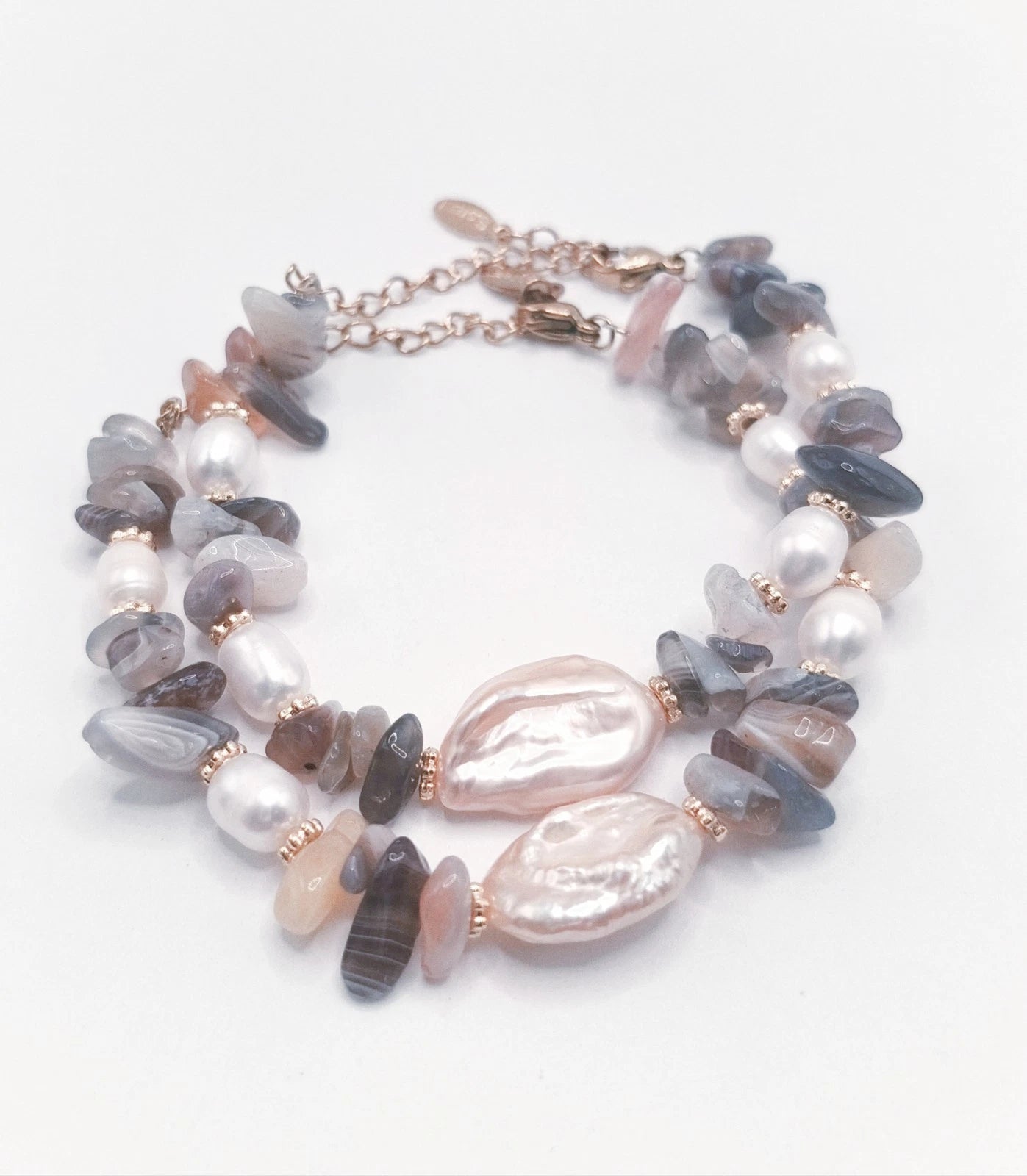 Bracciale di pietre naturali, perle d'acqua dolce  vere e perle barocche vere