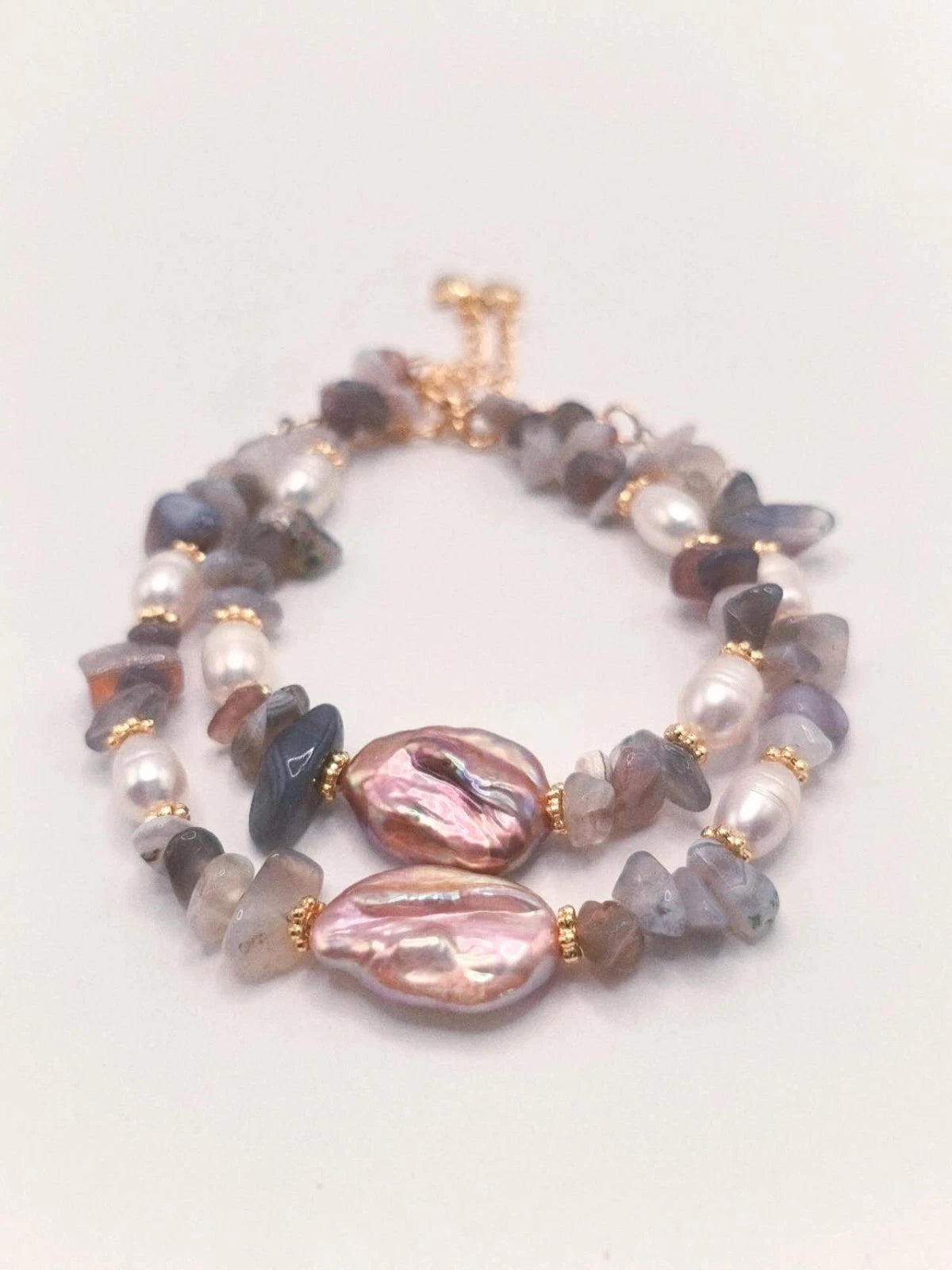 Bracciale di pietre naturali, perle d'acqua dolce  vere e perle barocche vere