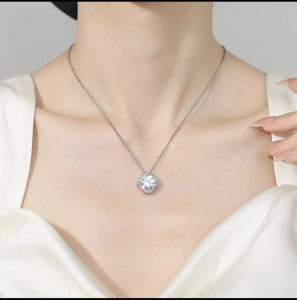 Collana in Argento 925 con Ciondolo a Zircone Taglio Cuscino, Ipoallergenica