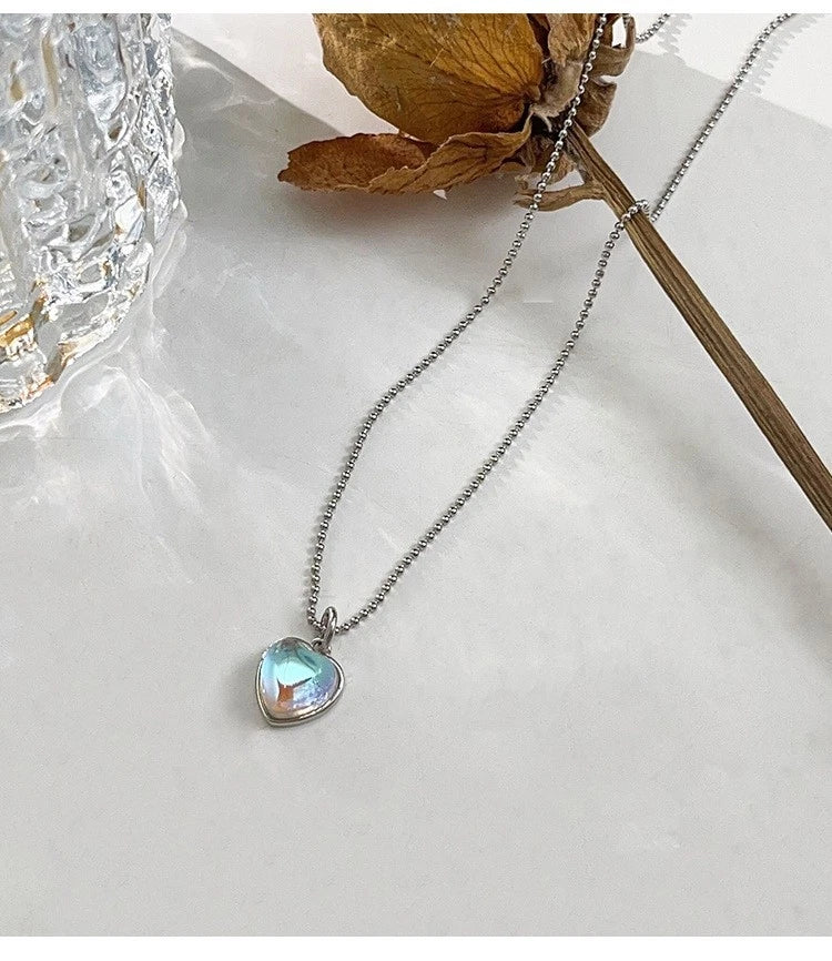 collana in argento S925 con ciondolo pietra opale a forma di cuore