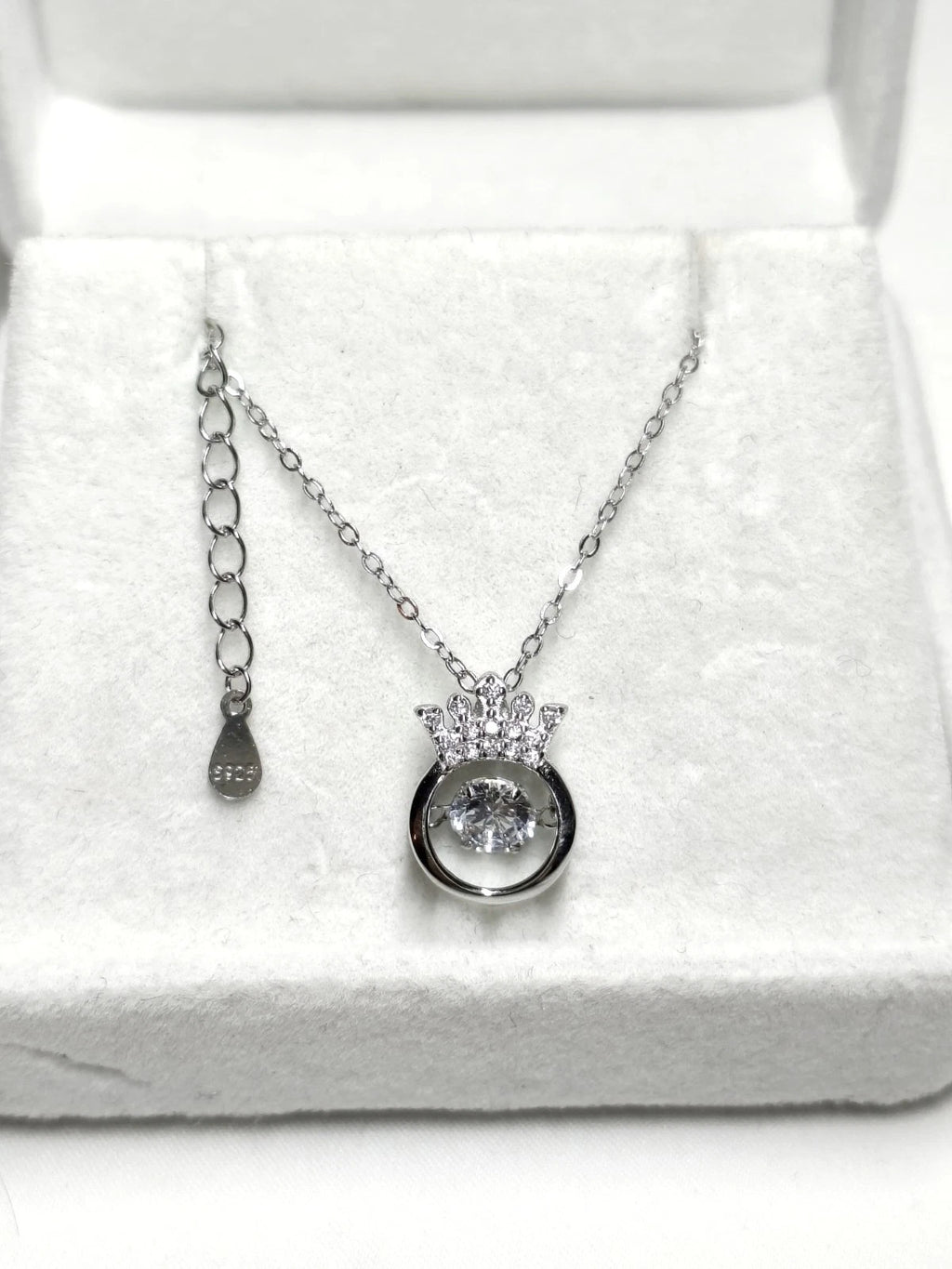 collana in argento 925 con ciondolo a forma di corona