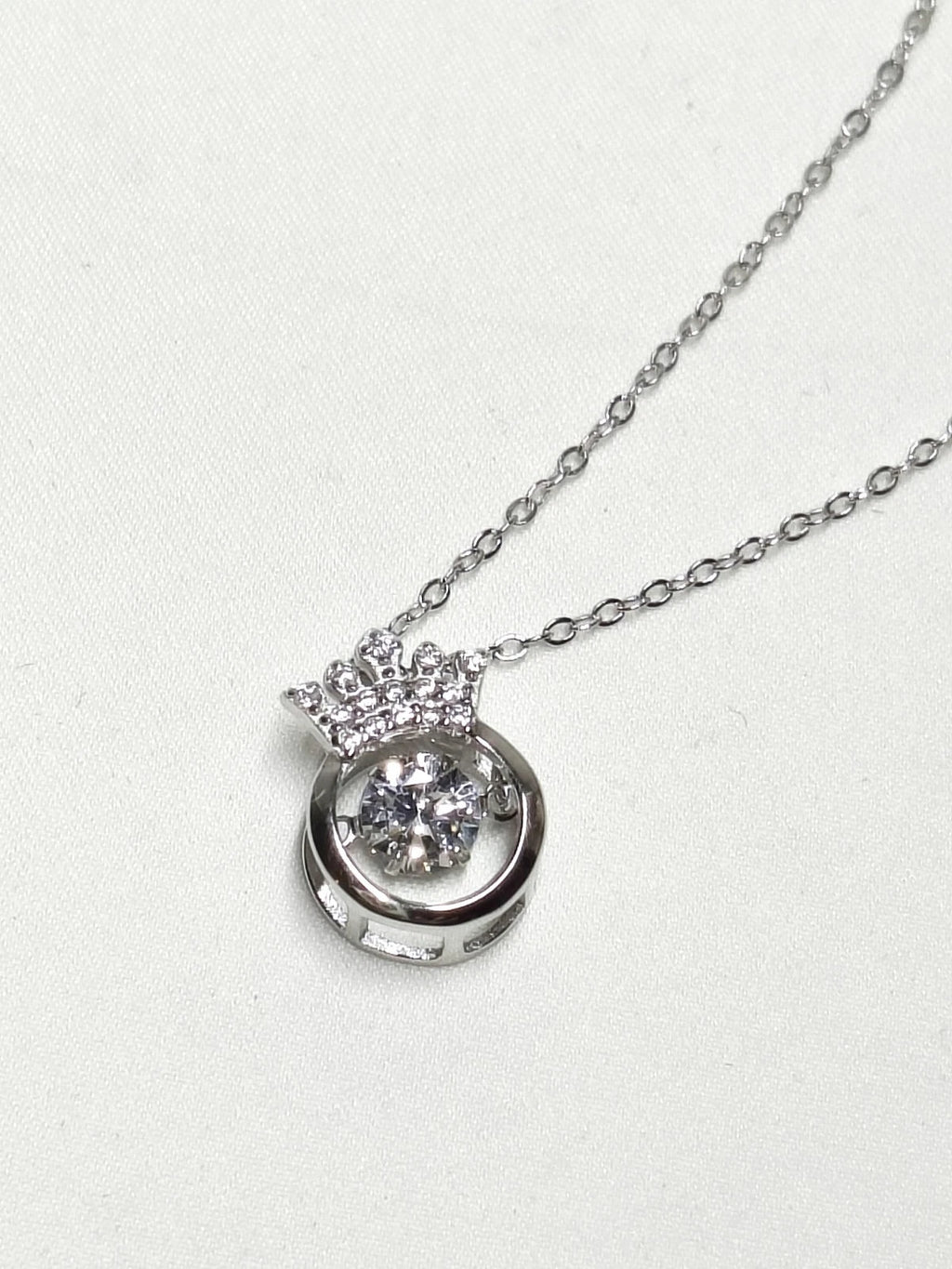 collana in argento 925 con ciondolo a forma di corona