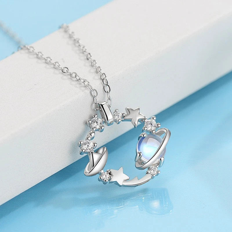 Collana in argento S925 con ciondolo cielo stellato in opale, tema spaziale